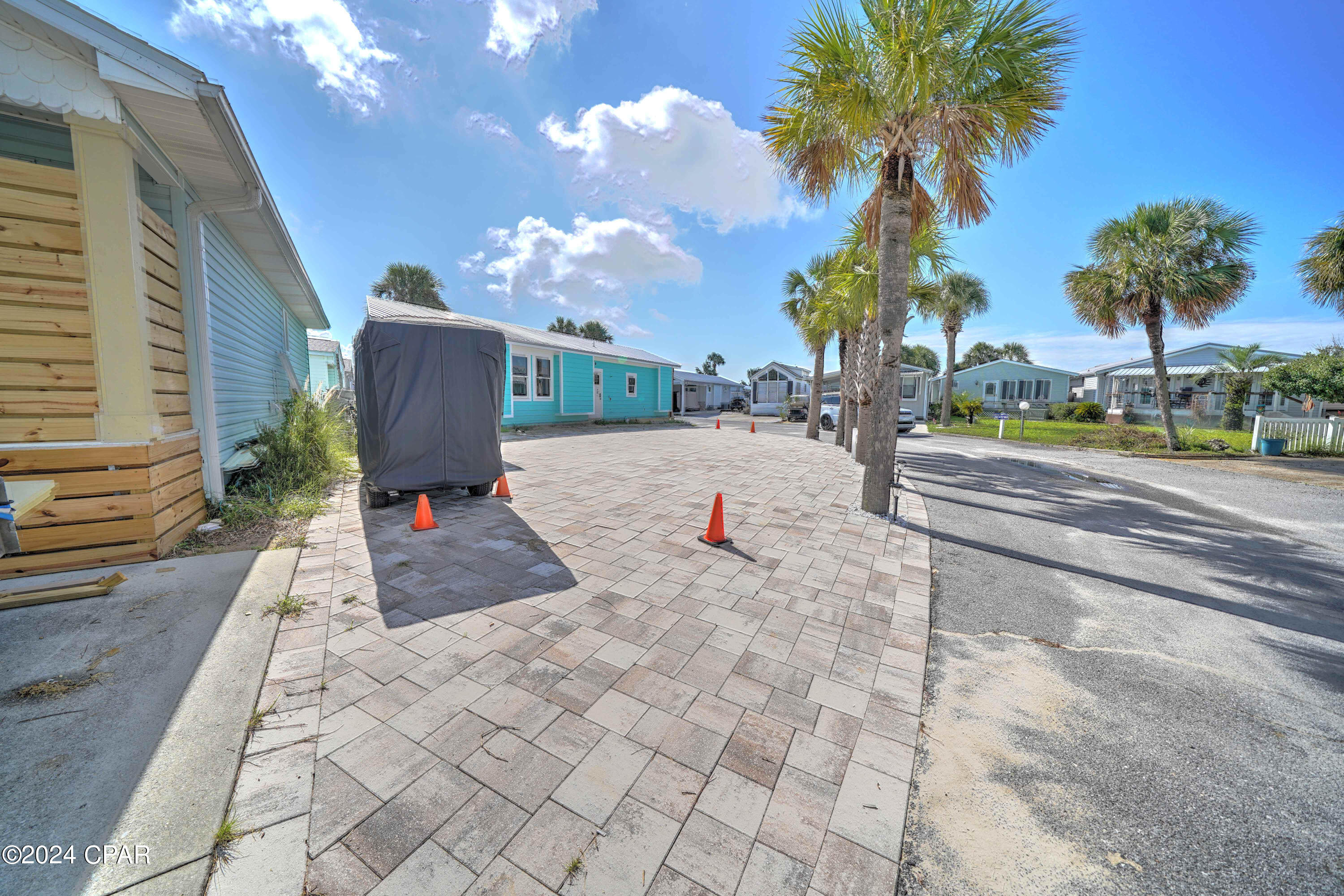 Venture Out Travel Trail - Land