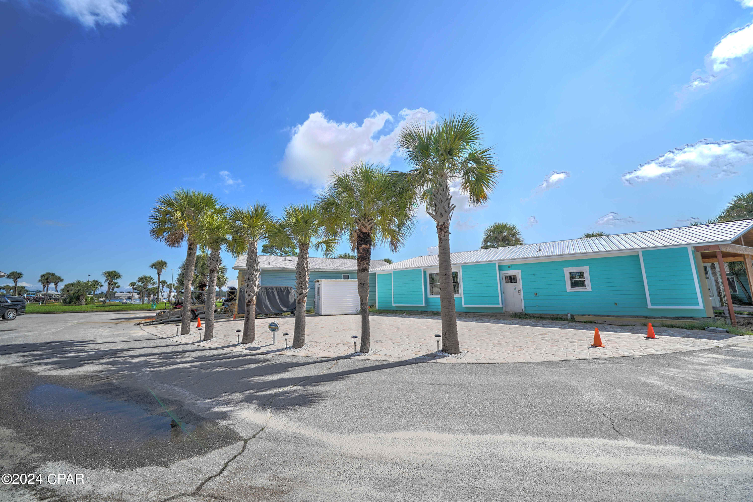 Venture Out Travel Trail - Land