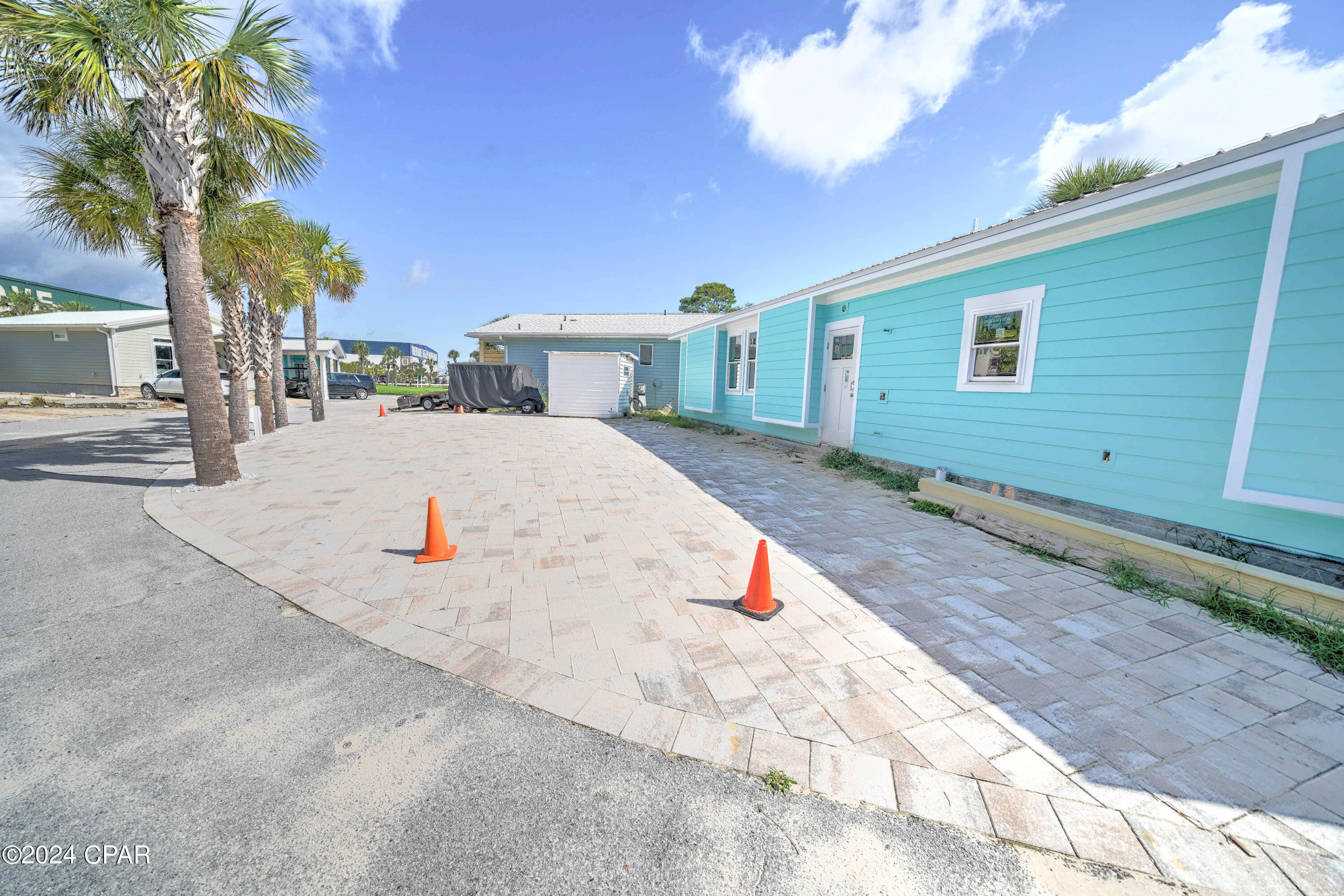 Venture Out Travel Trail - Land