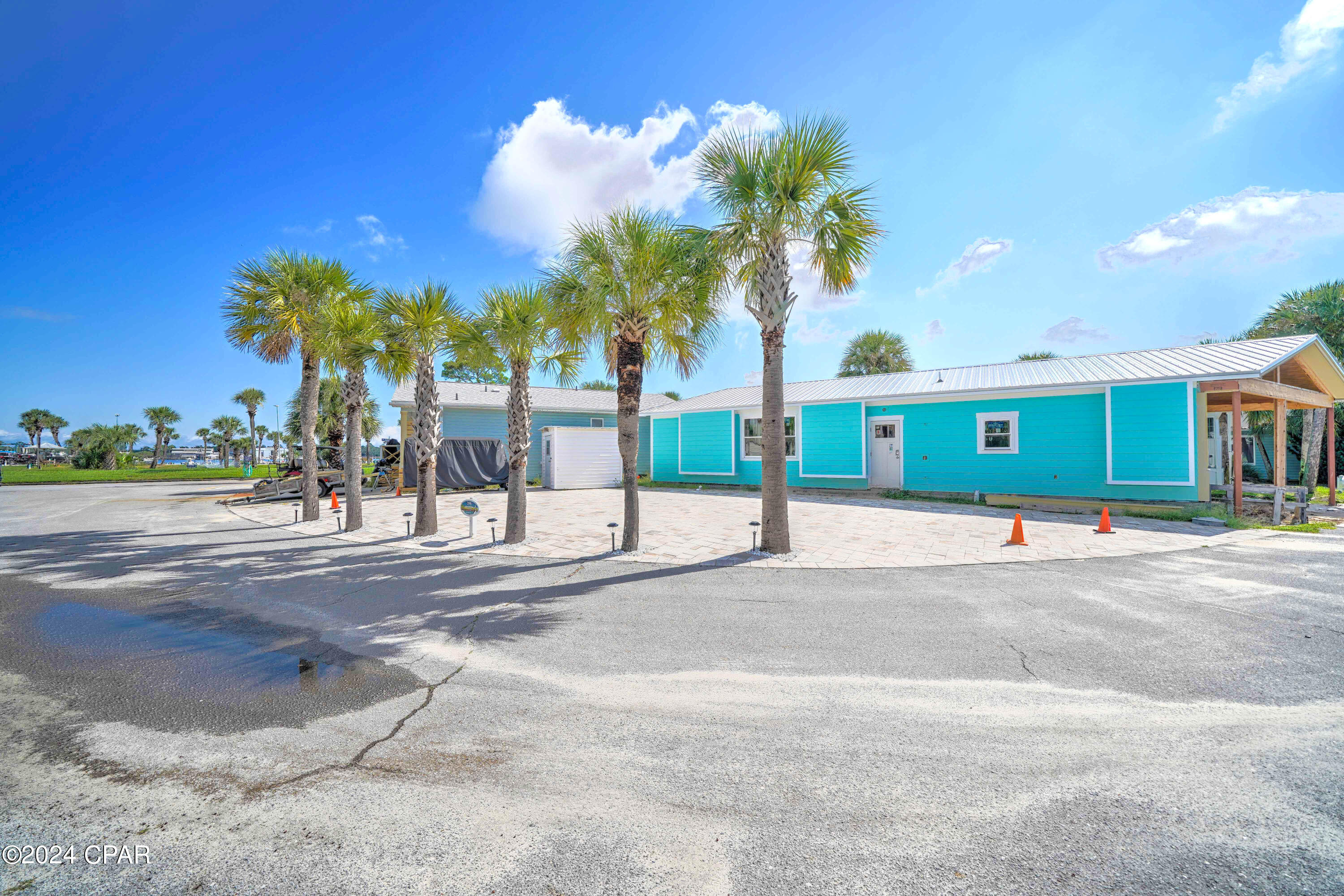 Venture Out Travel Trail - Land