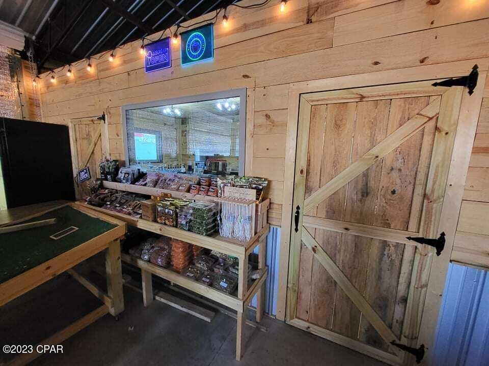 [No Recorded Subdiv] - Commercial Sale