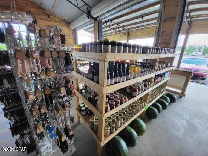 [No Recorded Subdiv] - Commercial Sale