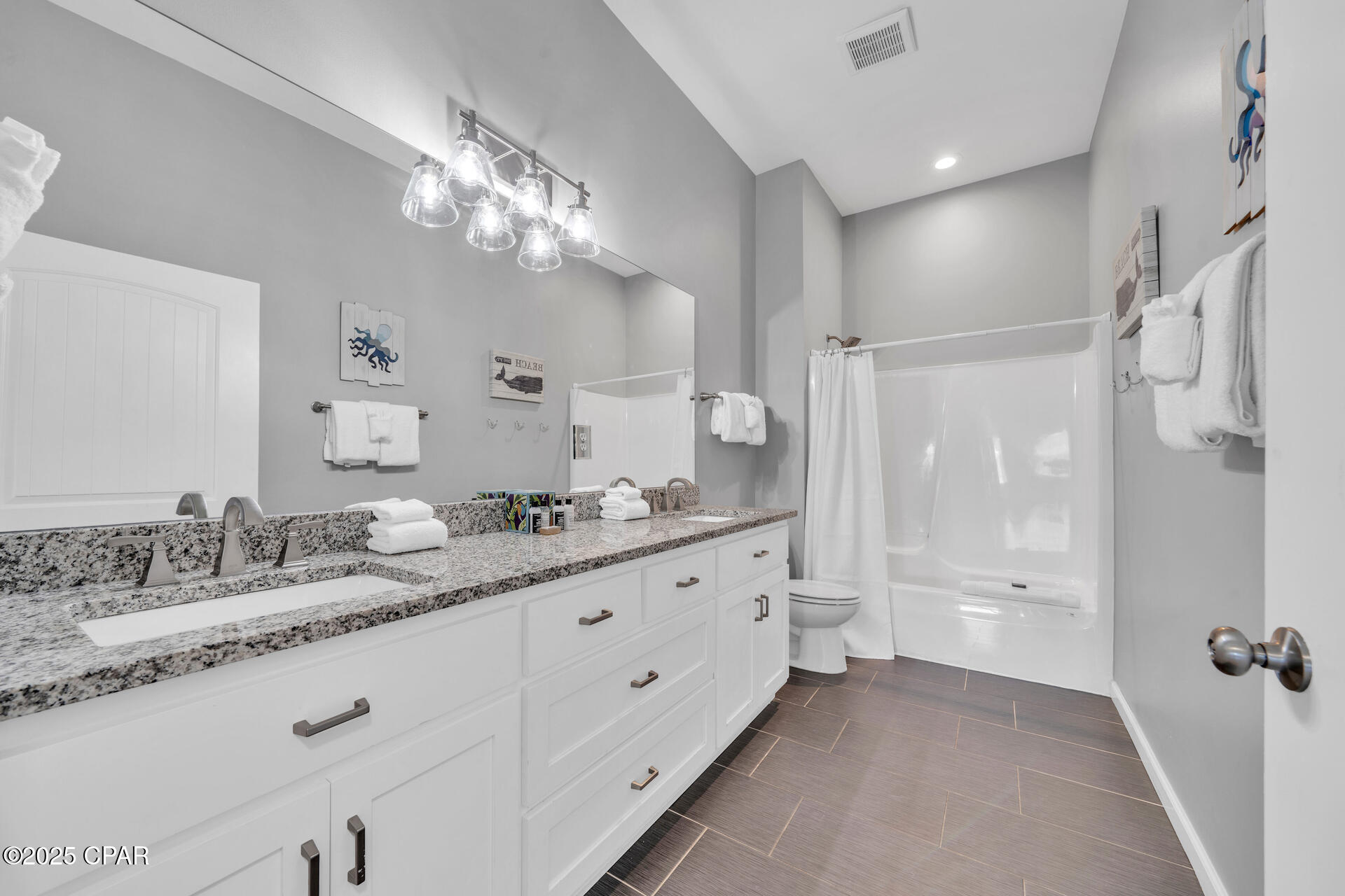 Lyndell By The Sea - Residential