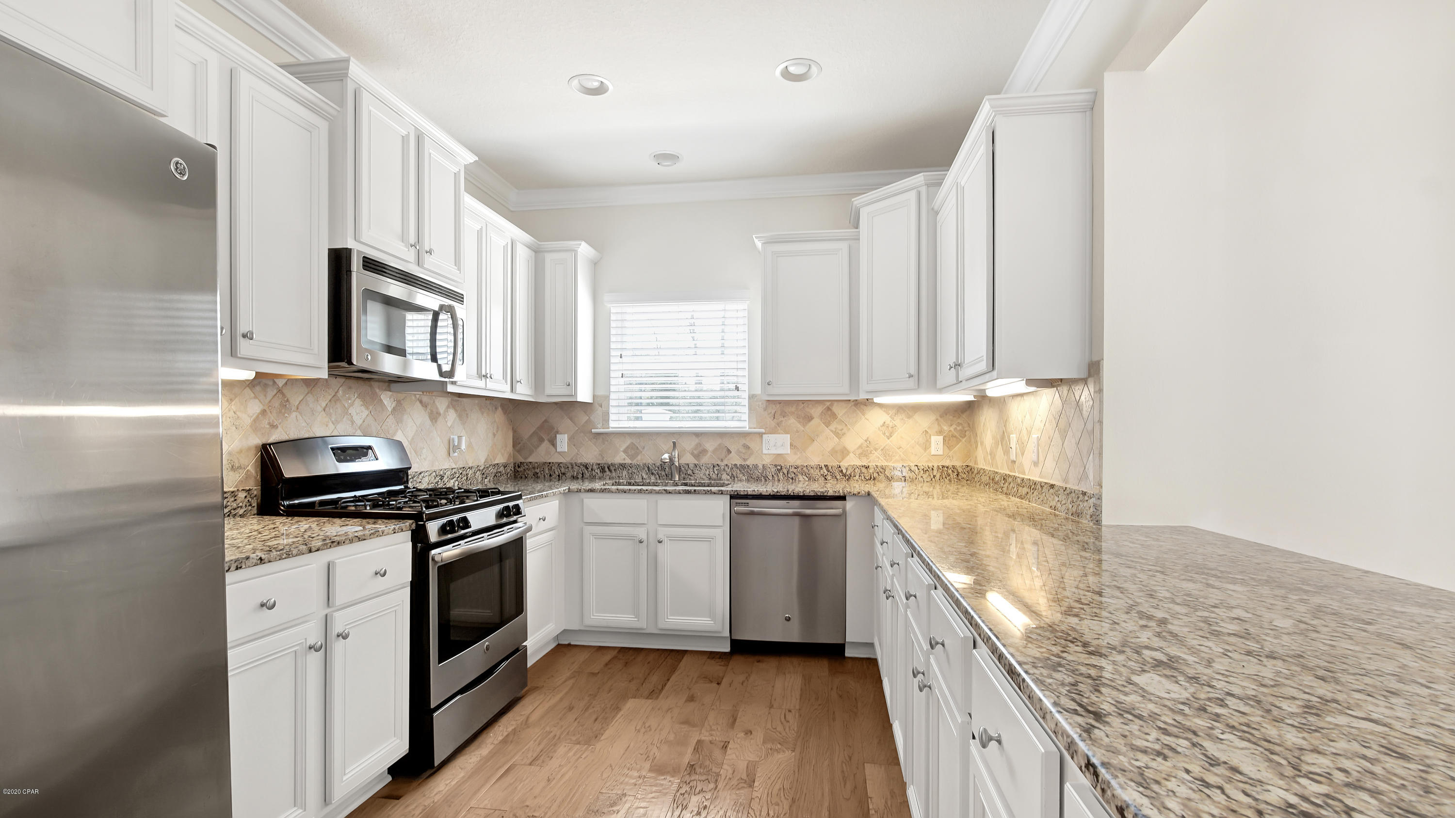 Magnolia Bay Club - Residential