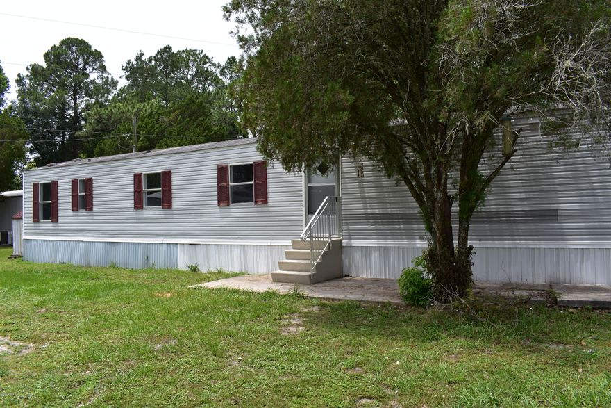 3 bedroom 2 bath mobile home, 1056 sq ft. Freshly painted, all new carpet, vinyl plank flooring, cabinets. No pets please. In Callaway, convenient to Tyndall AFB and shipyard.