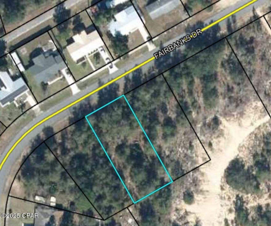 Nice building lot in Sunny Hills. This wooded lot will be perfect for your new home. Not from the several fishing spots, golf course, seasonal (pay) swimming at Boat Lake. Close to Hwy 77. Approx. 40 minutes to Panama City Beach and approx. 20 minutes to Chipley and access to I-10. Sunny Hills is a deed restricted subdivision. Site built homes only.