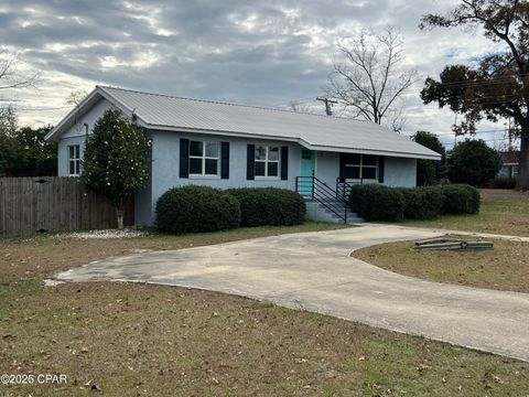 A home in Marianna