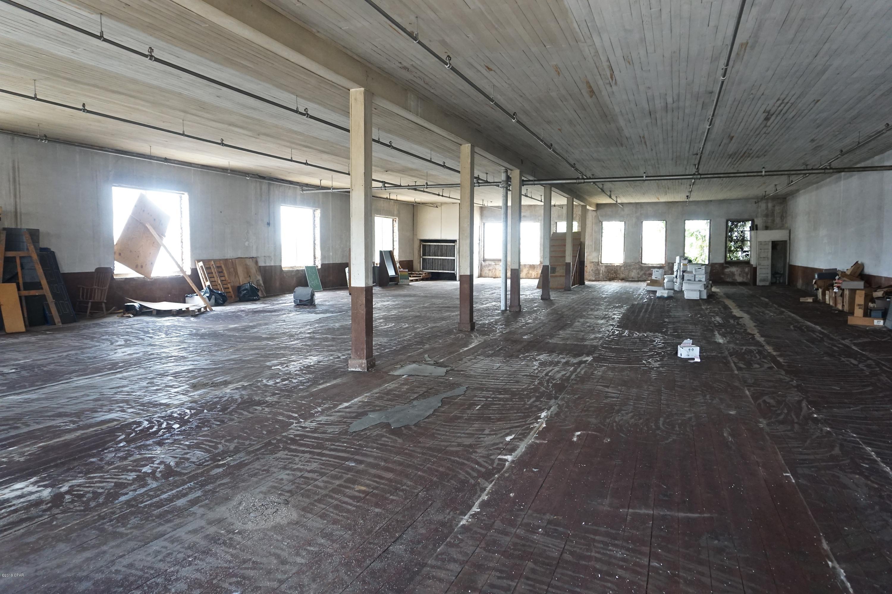 [No Recorded Subdiv] - Commercial Sale