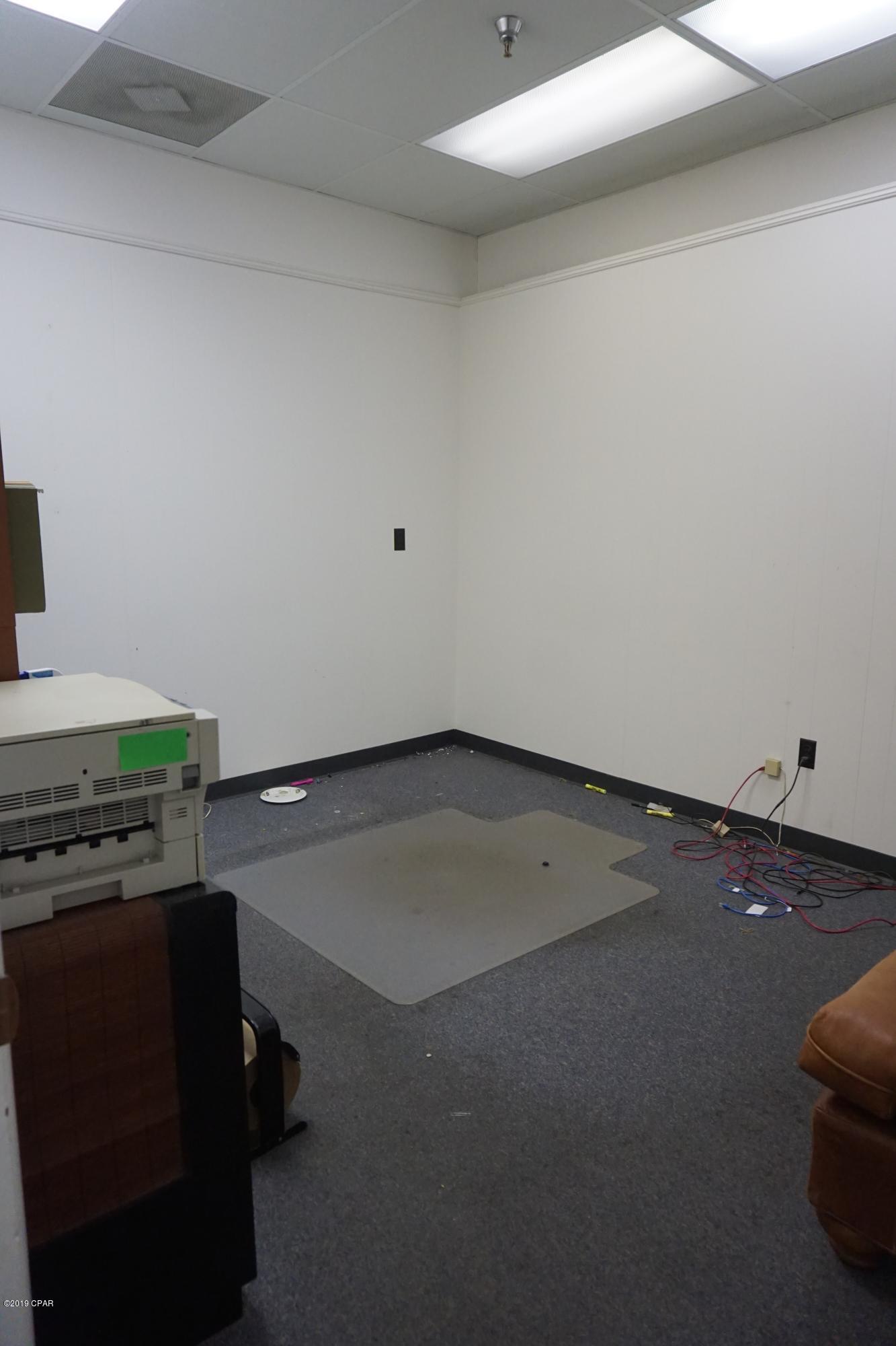 [No Recorded Subdiv] - Commercial Sale