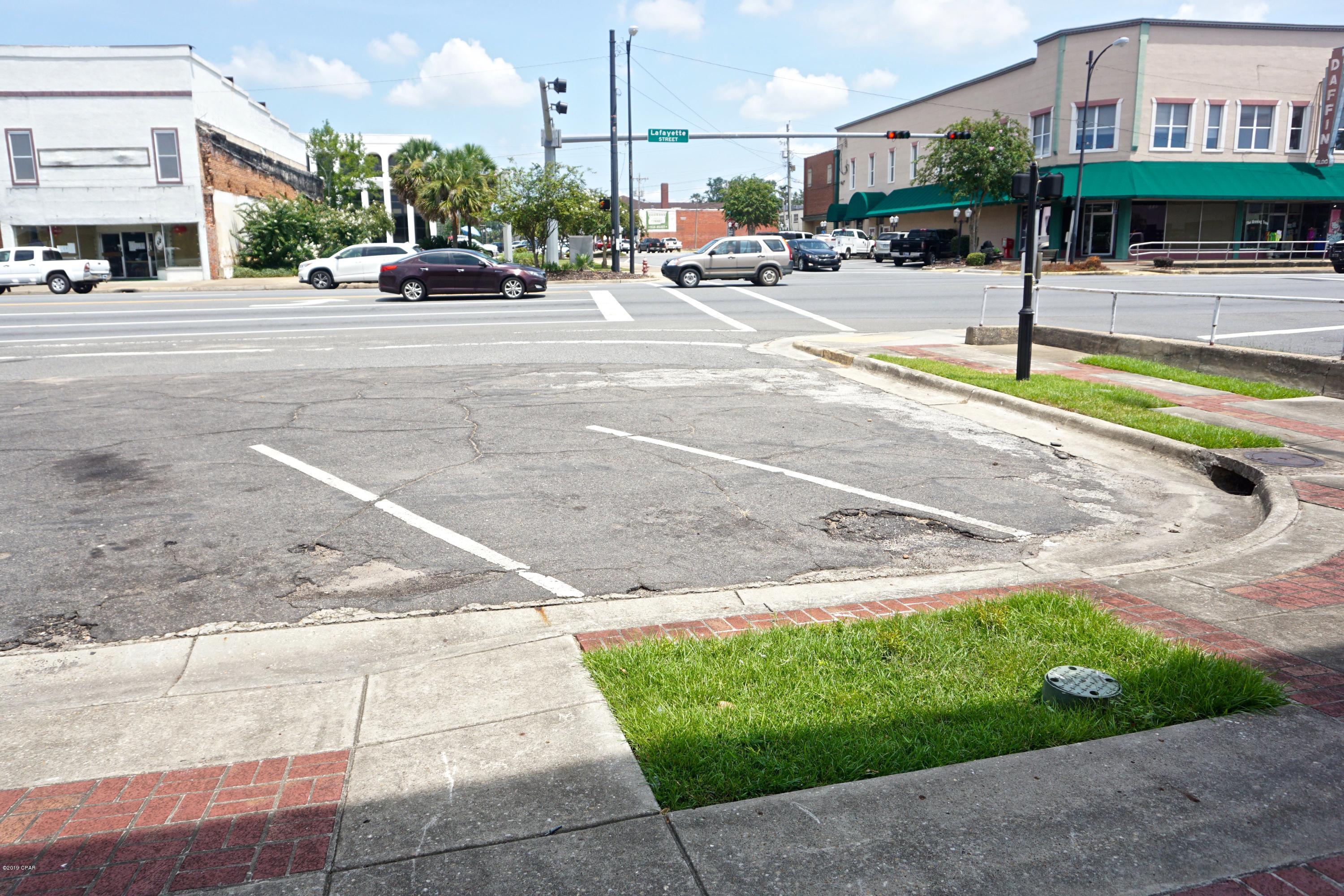 [No Recorded Subdiv] - Commercial Sale