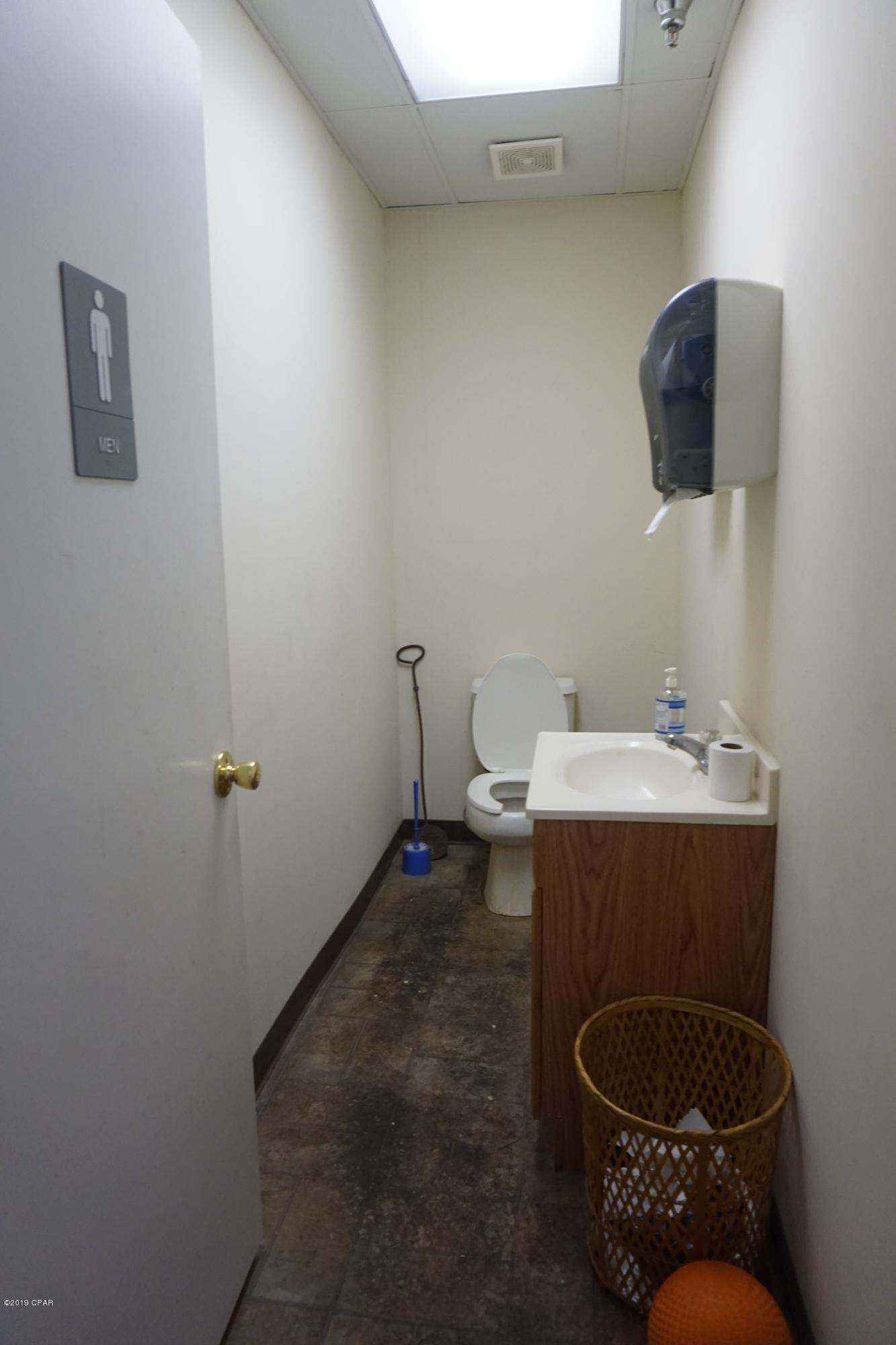 [No Recorded Subdiv] - Commercial Sale