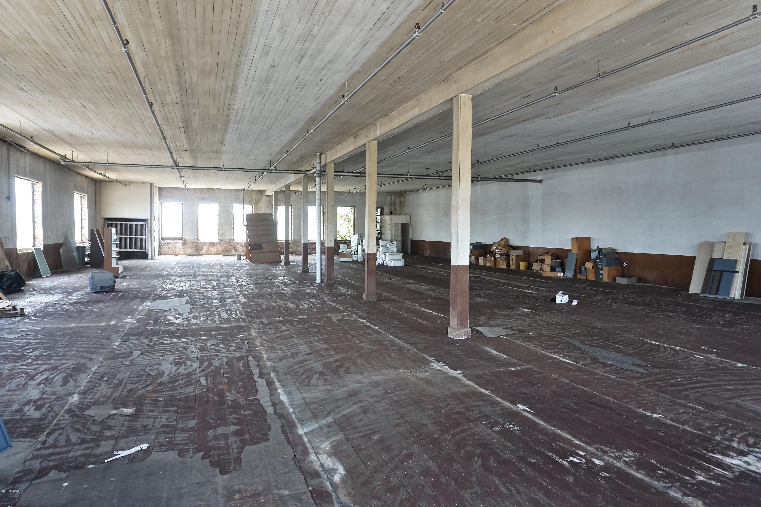 [No Recorded Subdiv] - Commercial Sale