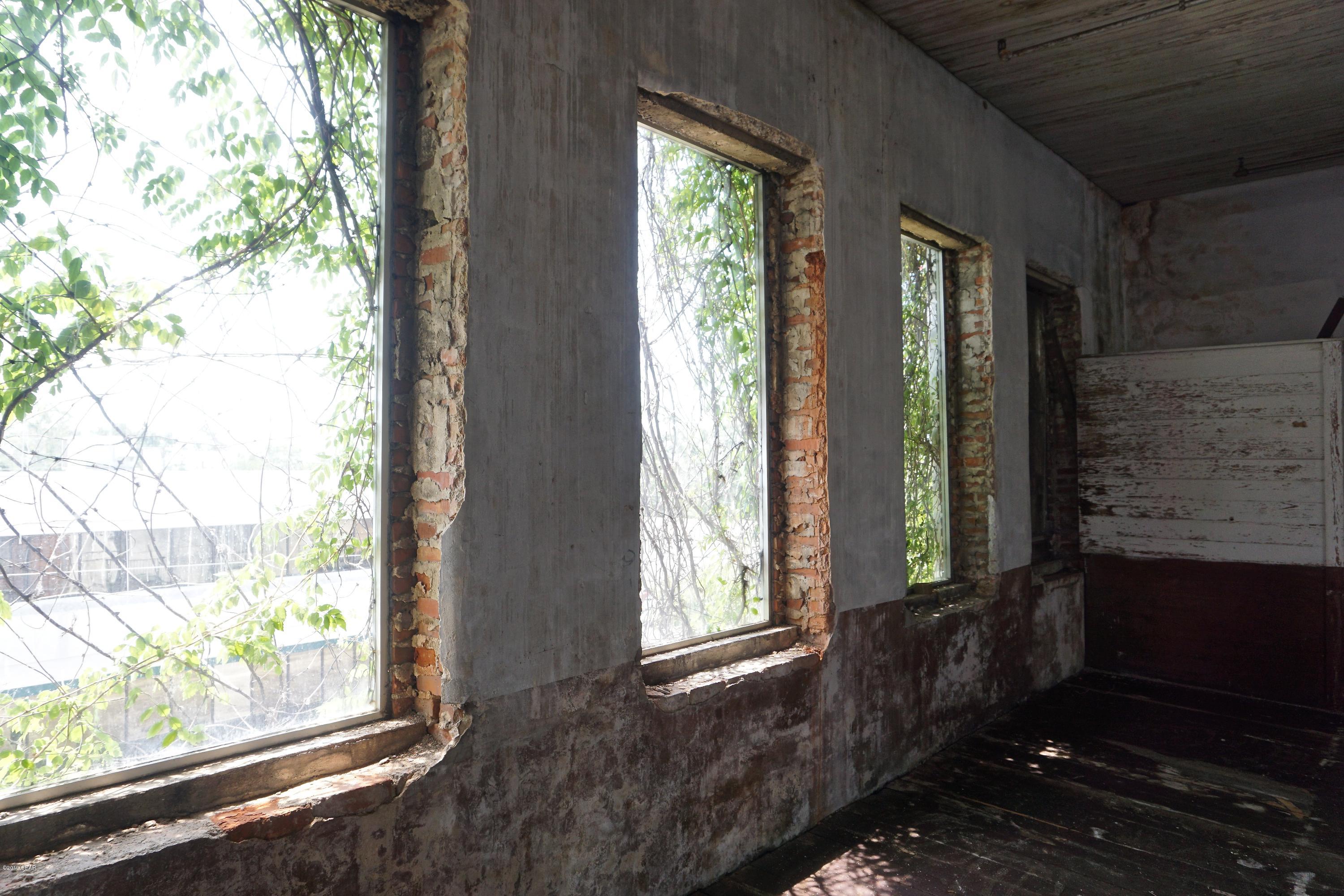 [No Recorded Subdiv] - Commercial Sale