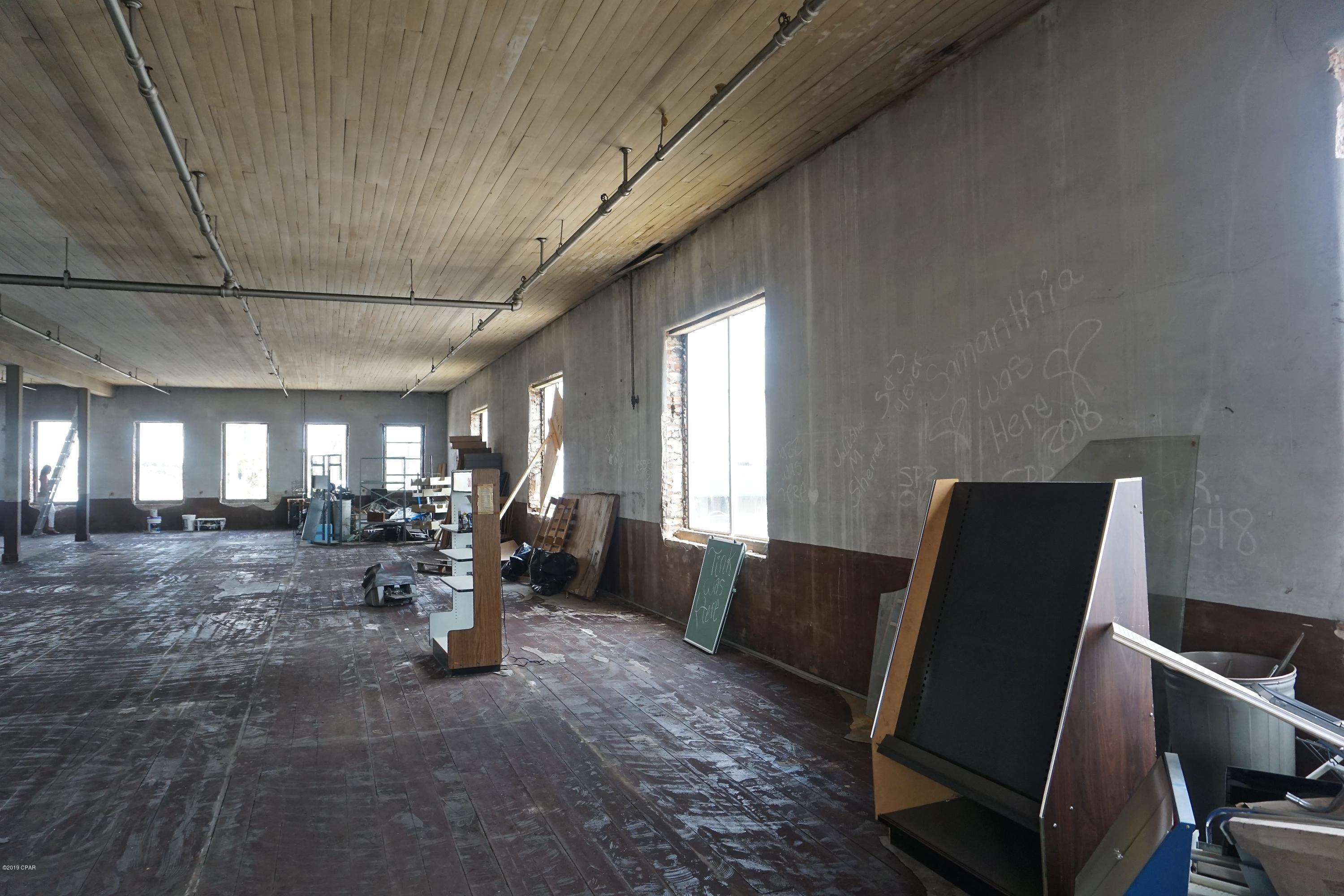 [No Recorded Subdiv] - Commercial Sale