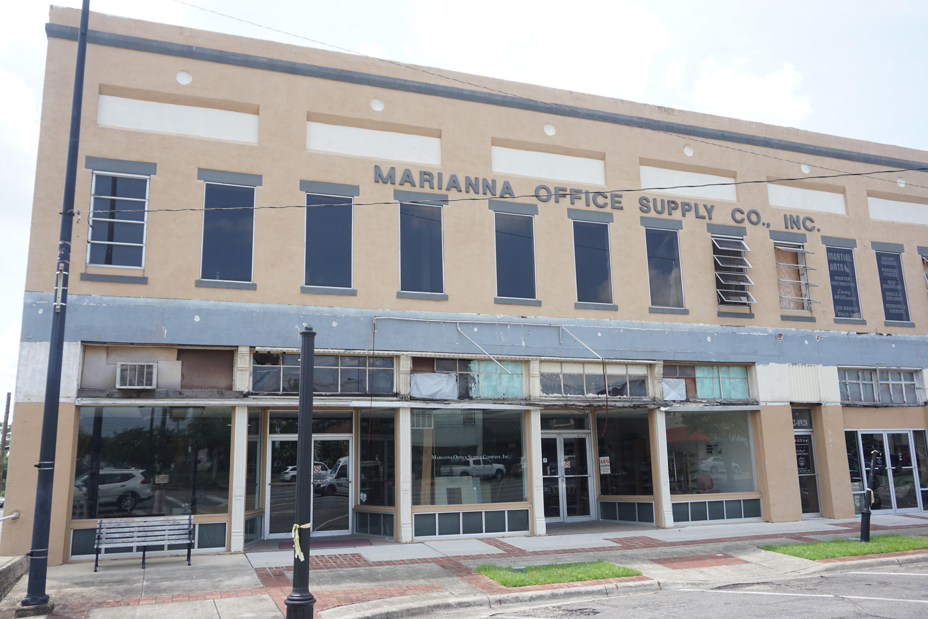 [No Recorded Subdiv] - Commercial Sale