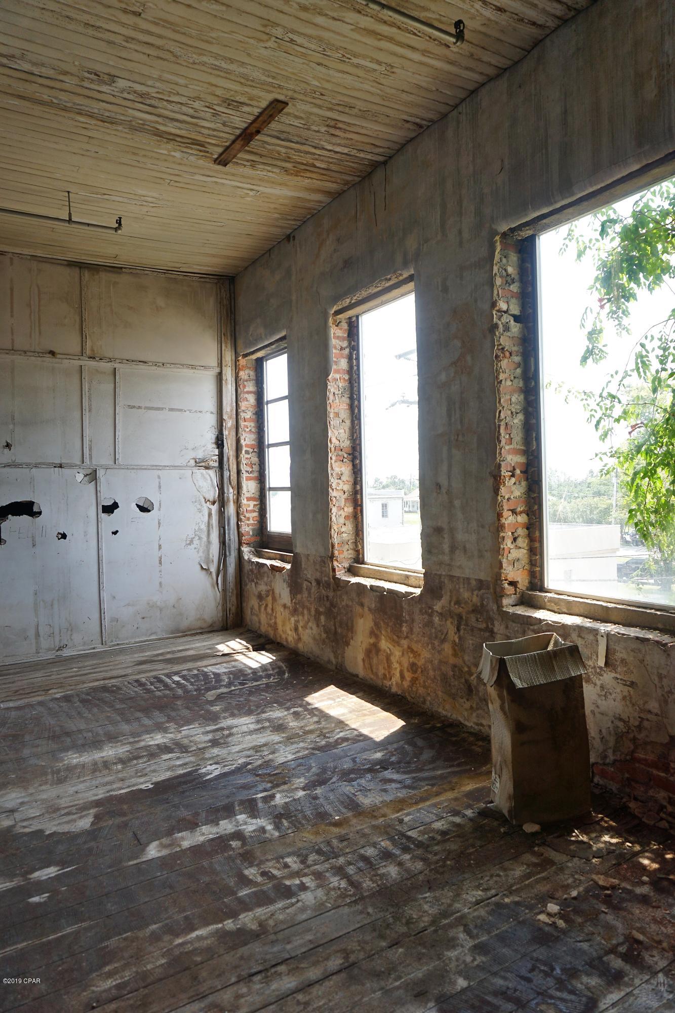 [No Recorded Subdiv] - Commercial Sale