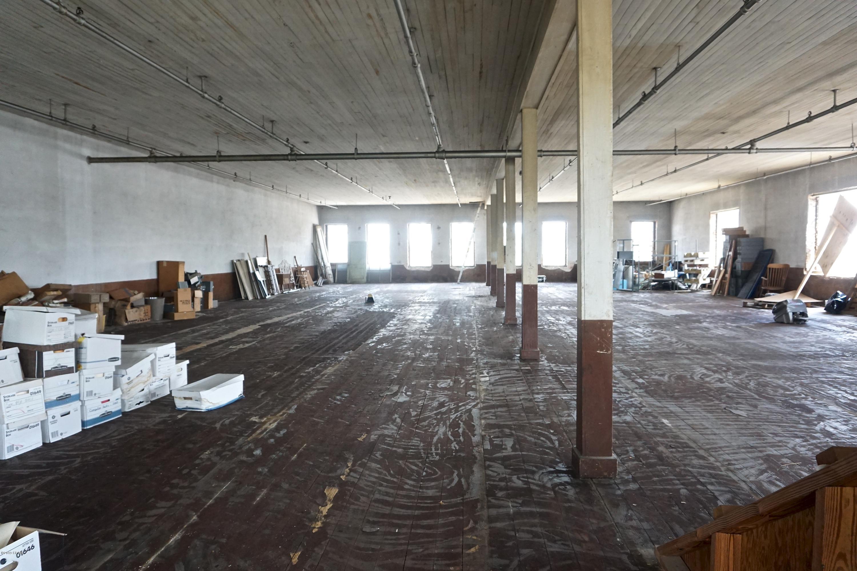 [No Recorded Subdiv] - Commercial Sale