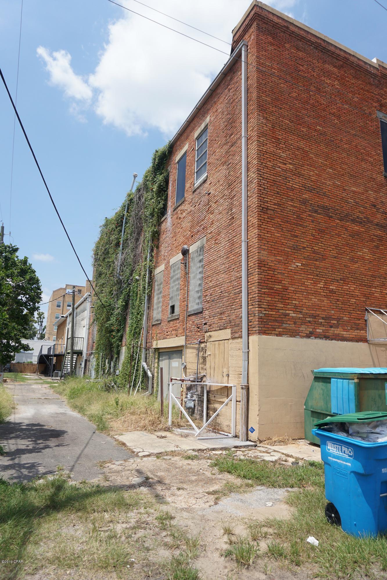 [No Recorded Subdiv] - Commercial Sale