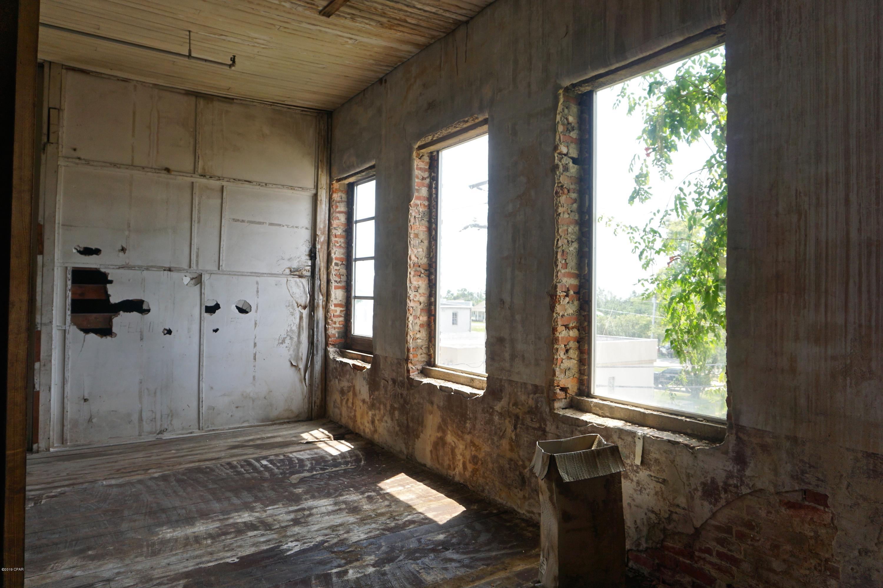 [No Recorded Subdiv] - Commercial Sale