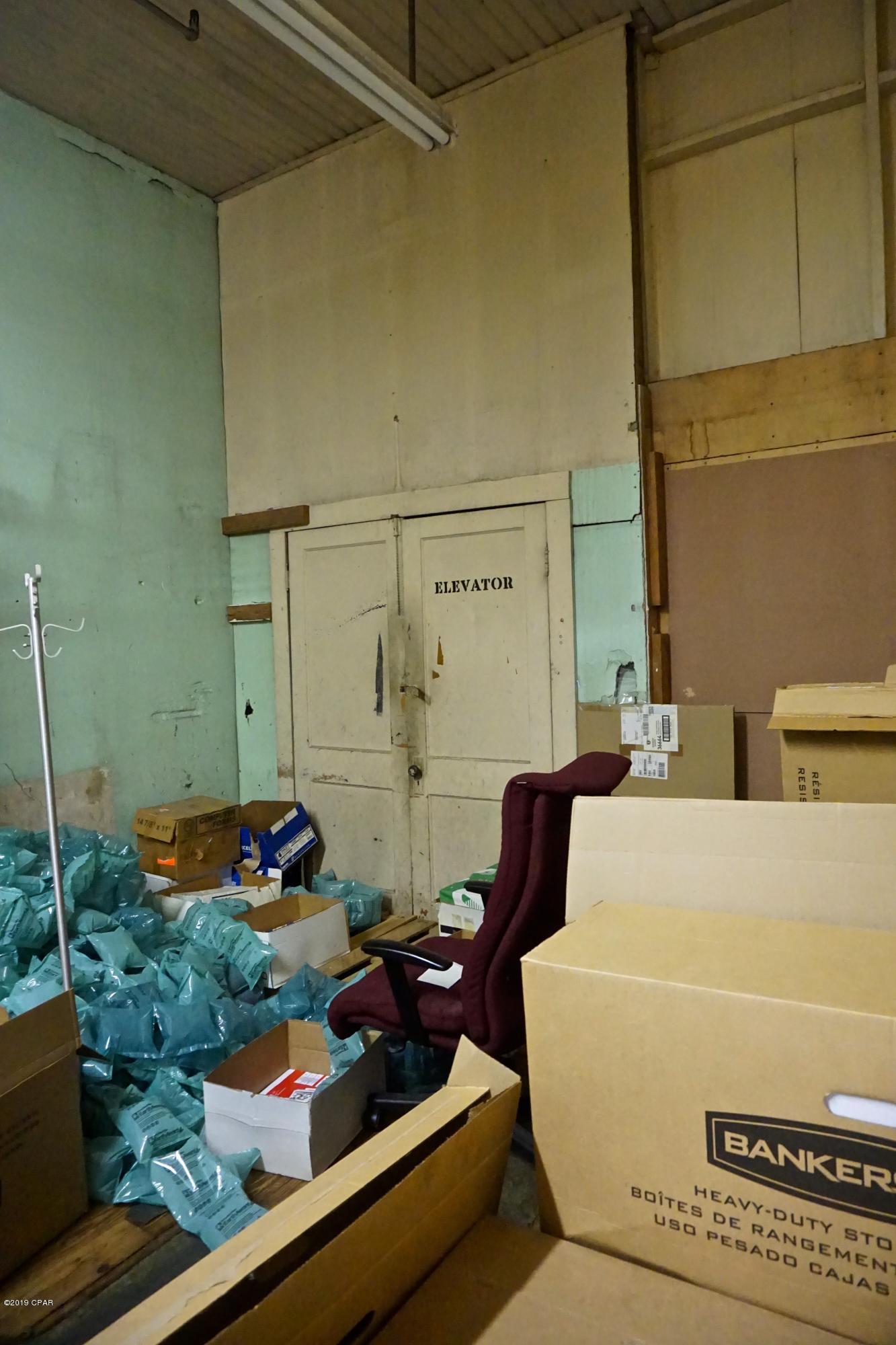 [No Recorded Subdiv] - Commercial Sale