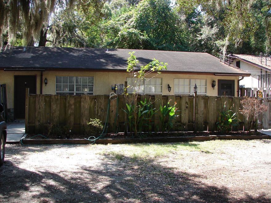 Very Charming 1 Bedroom and 1 Full Bath apartment located in the heart of the city. Close to shopping, schools, TAFB, dining, and entertainment. Apartment features a closed in patio at the entrance, fresh paint, updated appliances, new doors and windows, updated fixtures, and a small common area for children to play.



*7 Month lease at first then month to month after*



*No Pets*