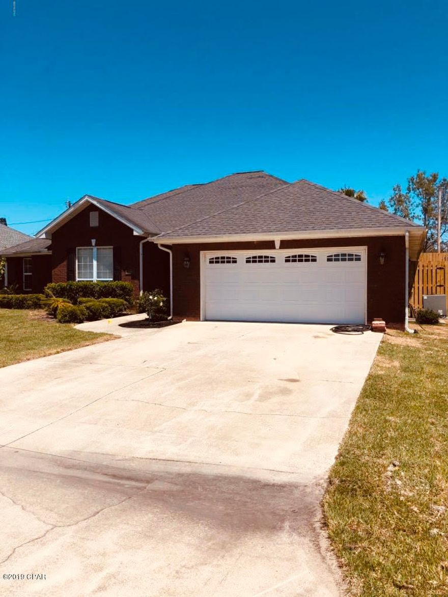 Beautiful 4 bedroom, 2 1/2 bath all brick home. Large open kitchen floor plan, with granite counter tops and wood cabinets.  In ground fiberglass saltwater pool.  This home is located in the very sought after family oriented neighborhood of Kings Point. No damage from Hurricane Michael.  Move in ready.  Call today to preview.