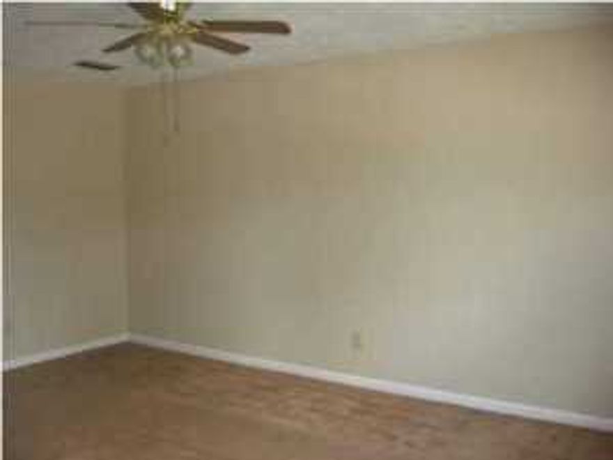 FOX RUN Town Homes feature 2 bedrooms 1 1/2 baths, washer and dryer connections, storage room off back patio. bedrooms and full bath upstairs, living area down. Pets considered,