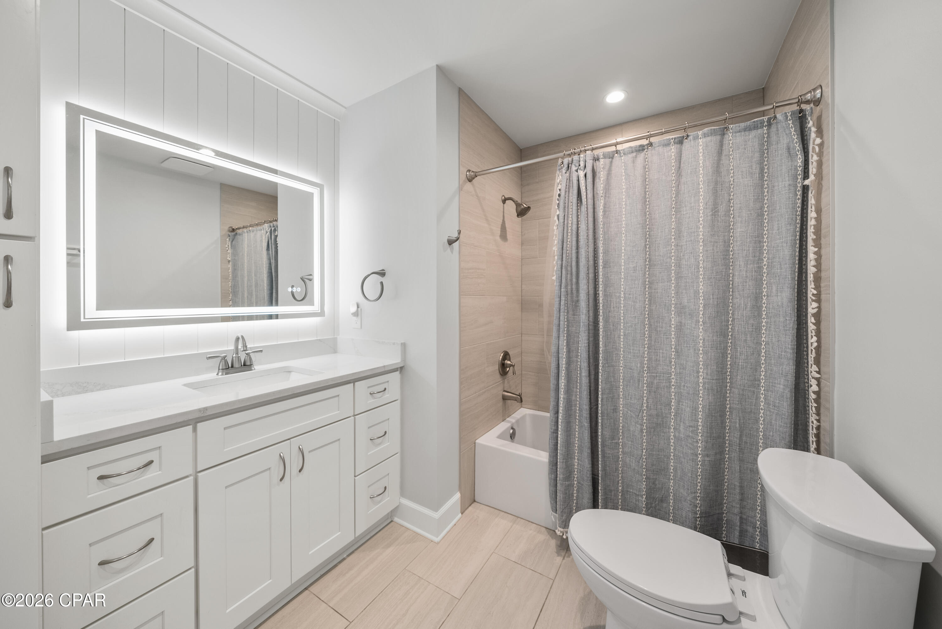 Lakeside Villas - Residential Lease