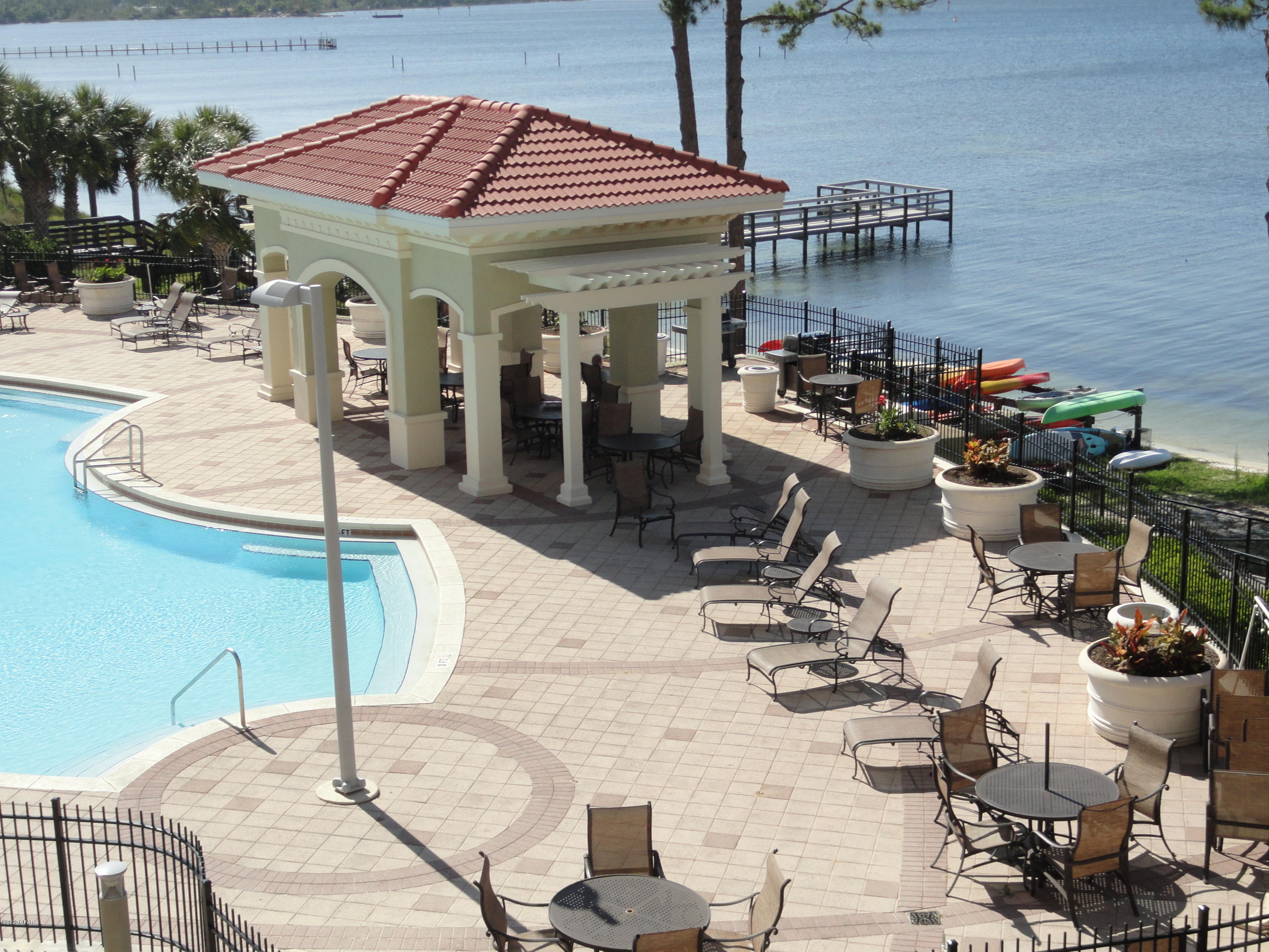 Magnolia Bay Club - Residential