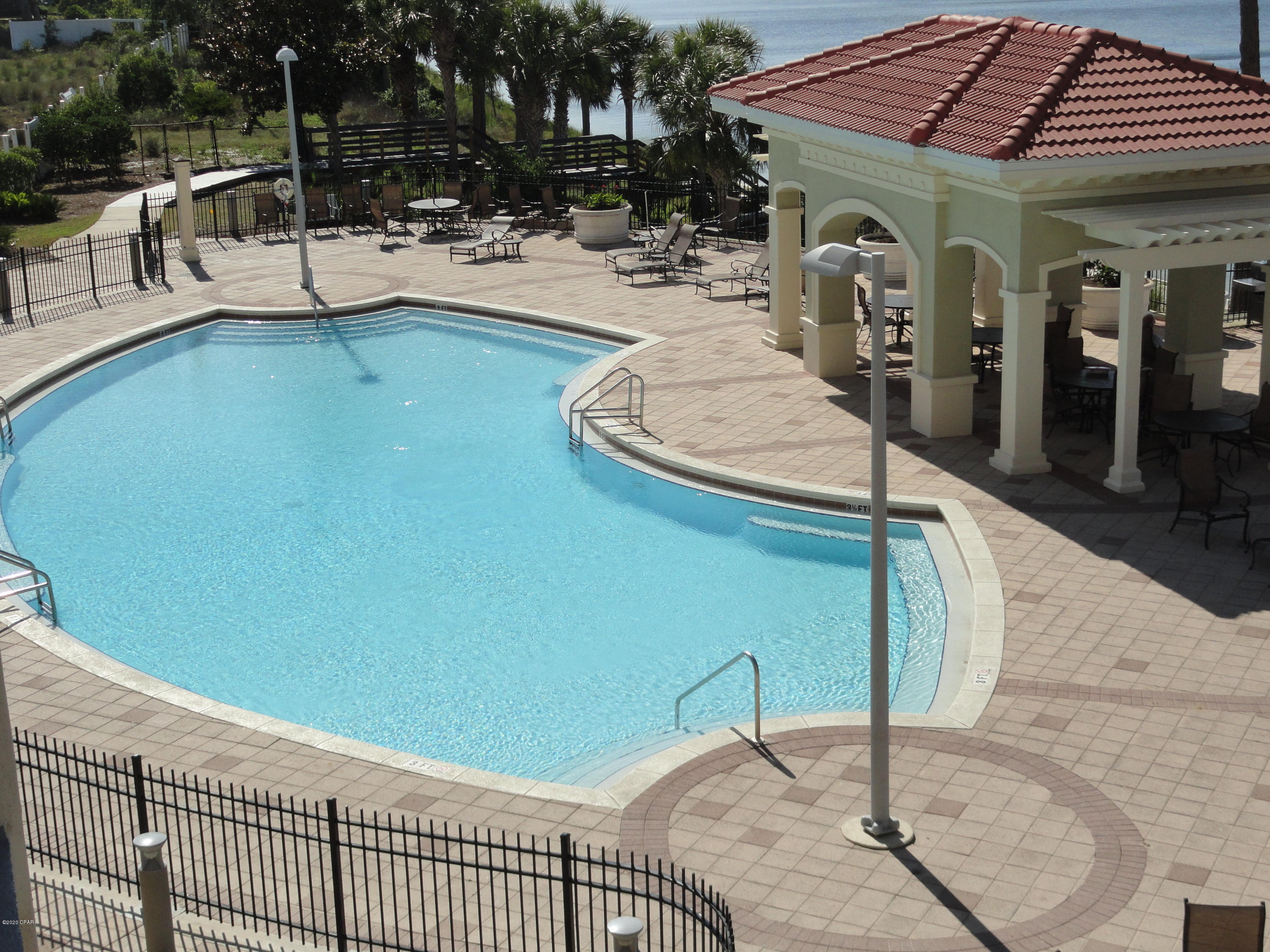 Magnolia Bay Club - Residential