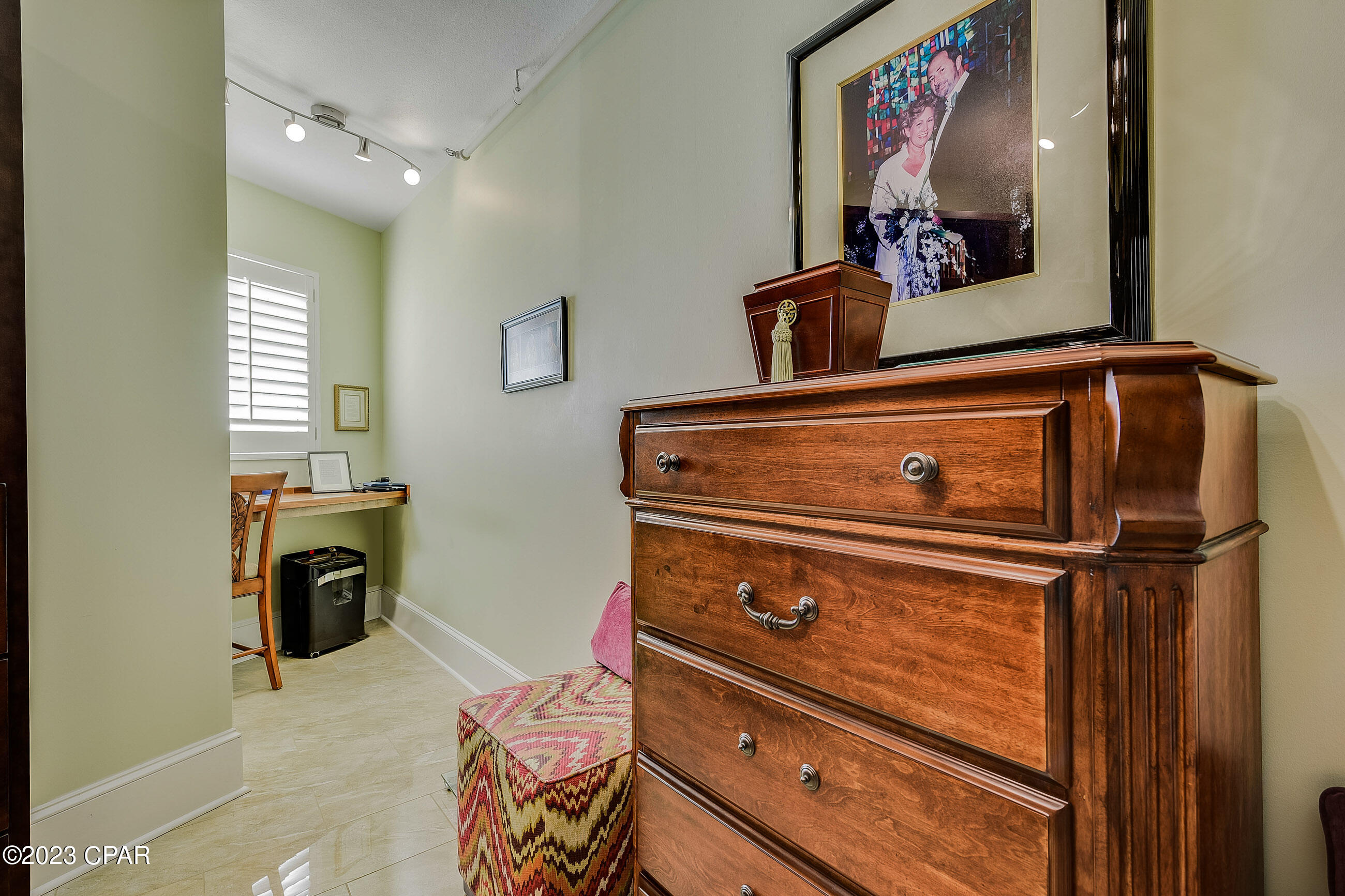 Summerwinds Condo - Residential