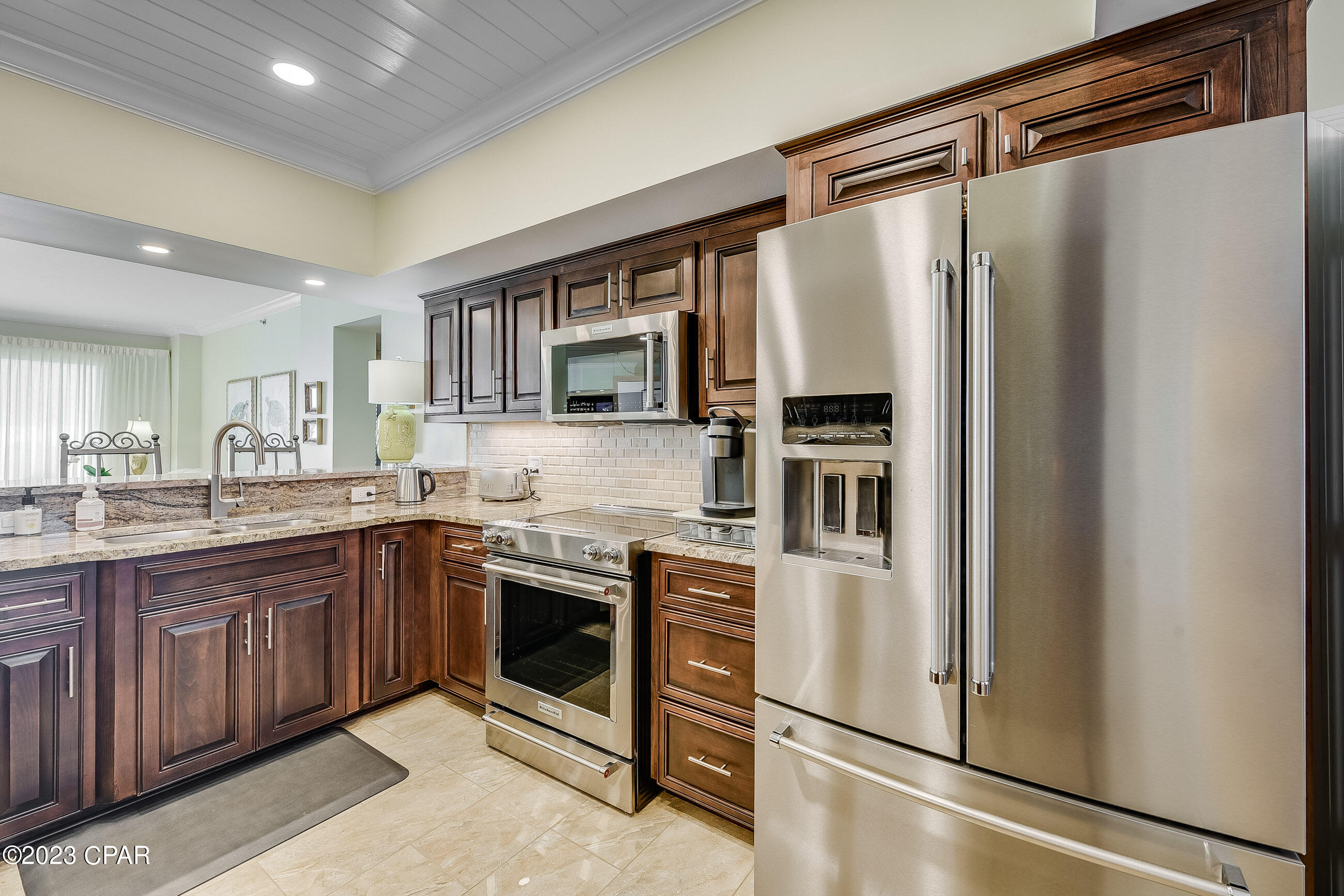 Summerwinds Condo - Residential