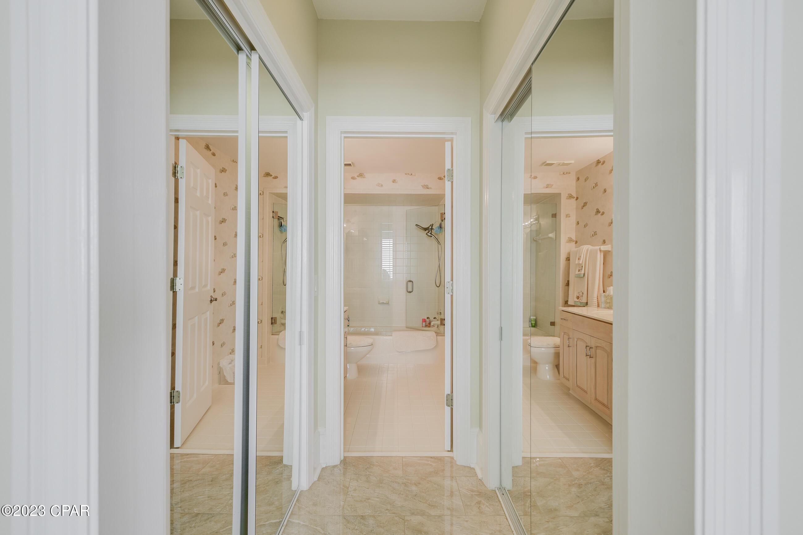 Summerwinds Condo - Residential