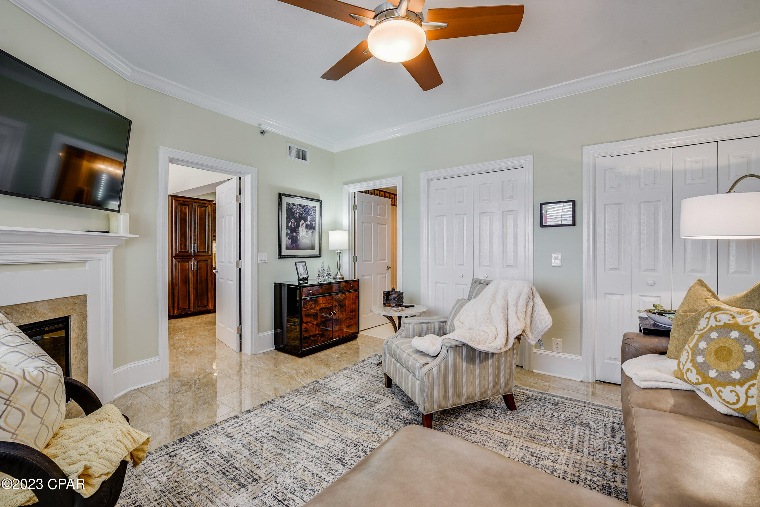 Summerwinds Condo - Residential