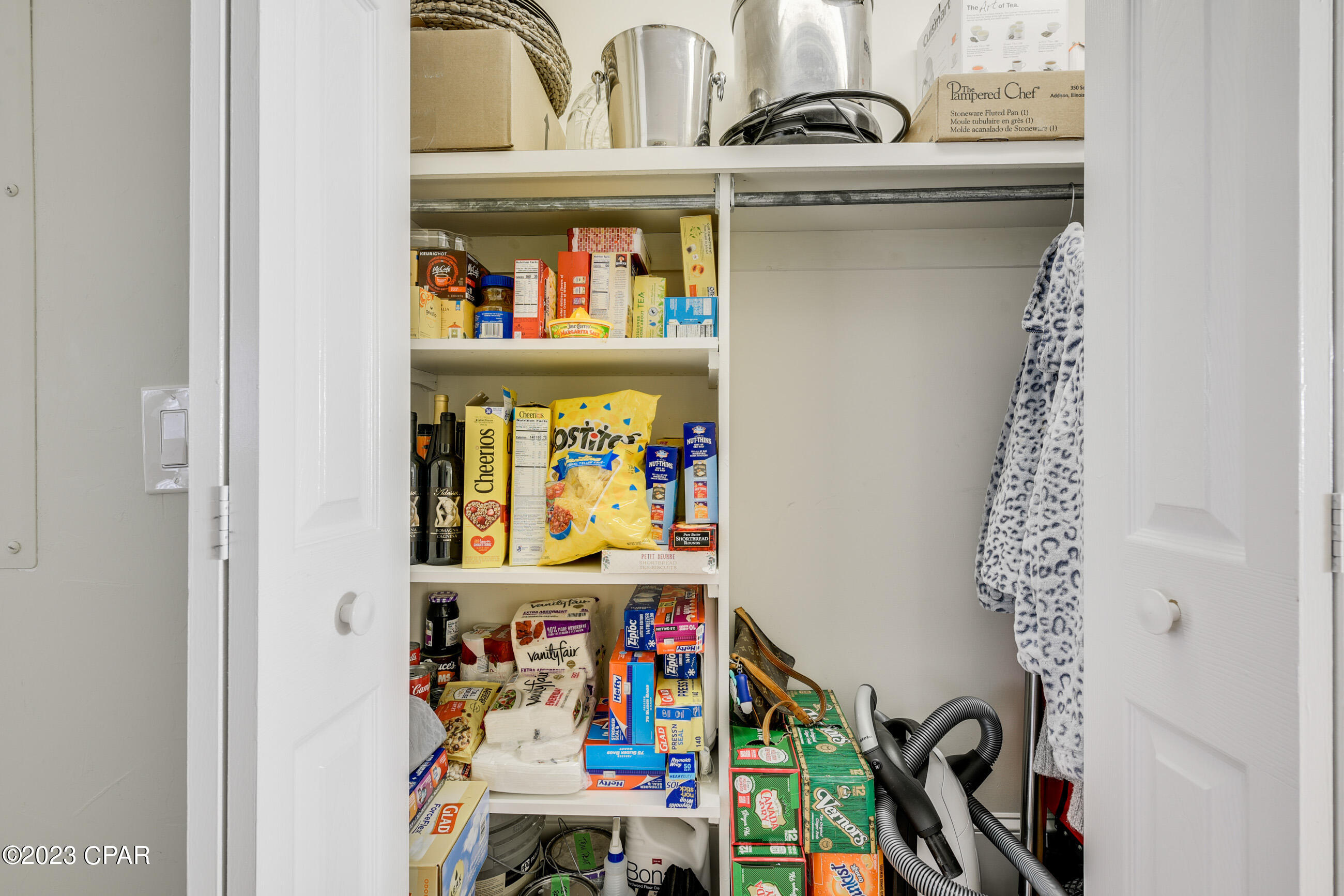 Summerwinds Condo - Residential