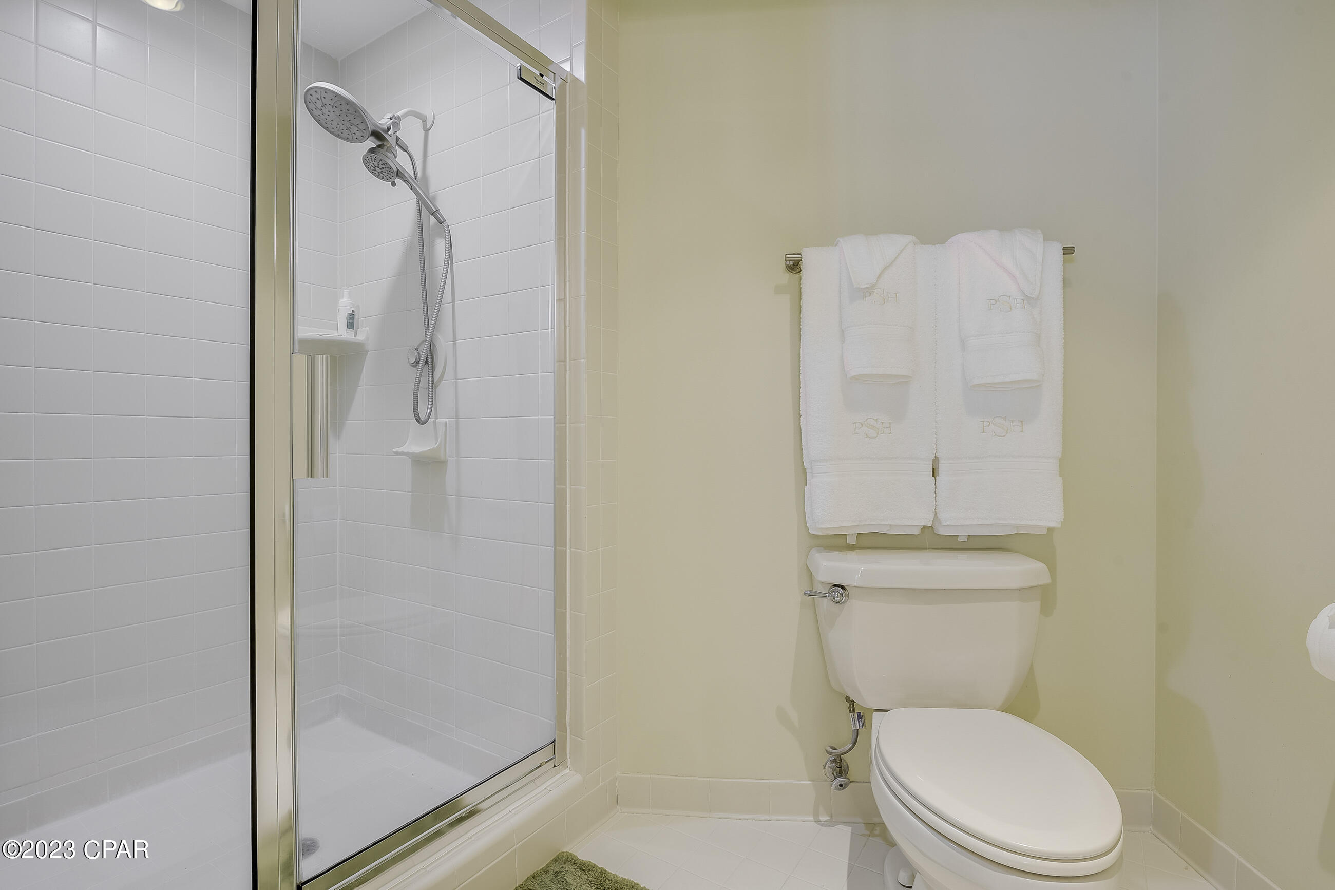 Summerwinds Condo - Residential