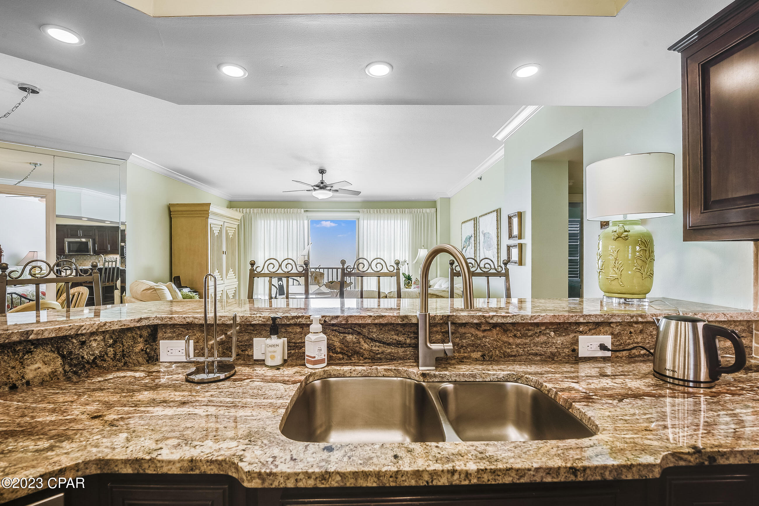 Summerwinds Condo - Residential