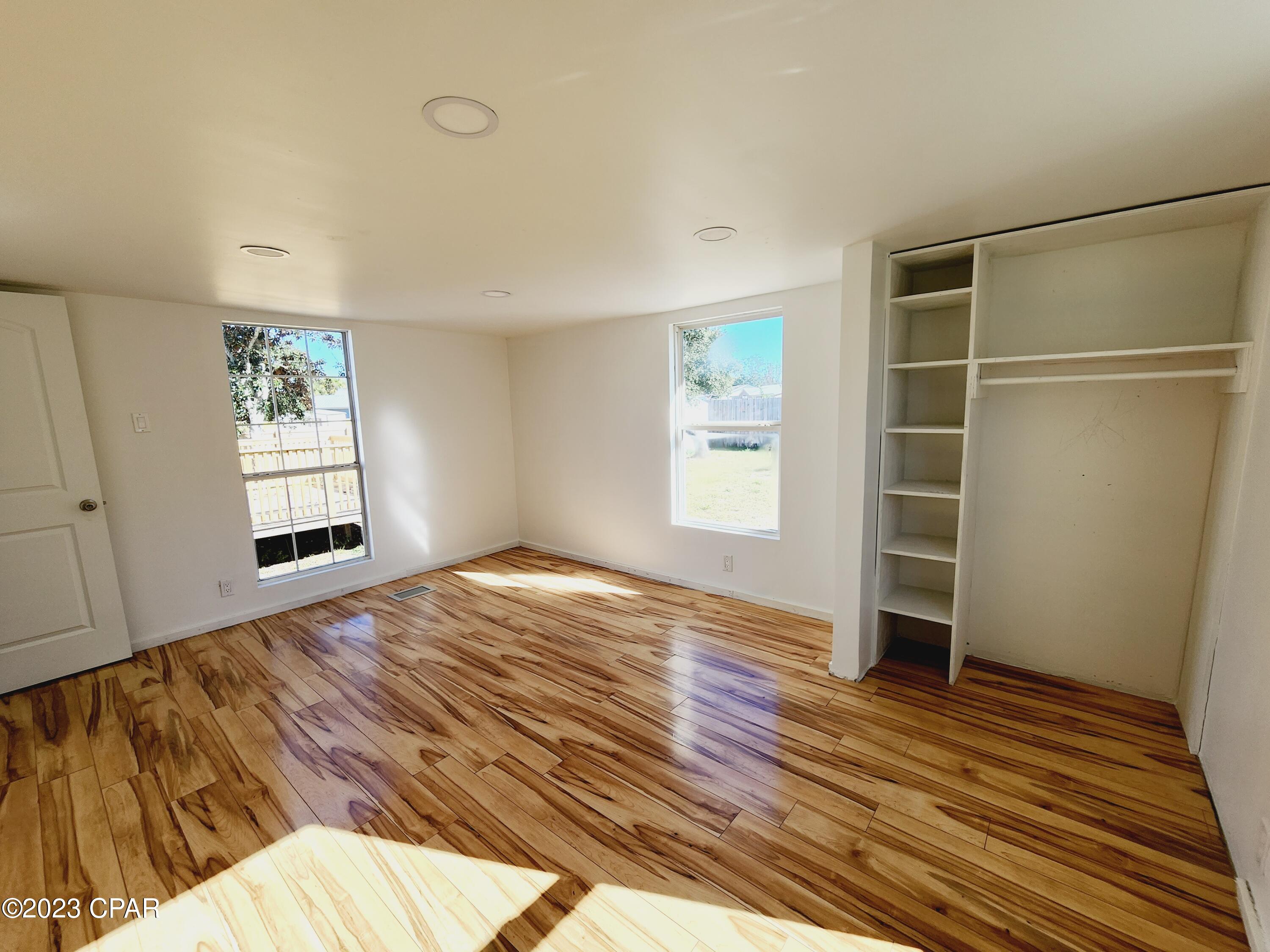 North Lagoon Oaks - Residential