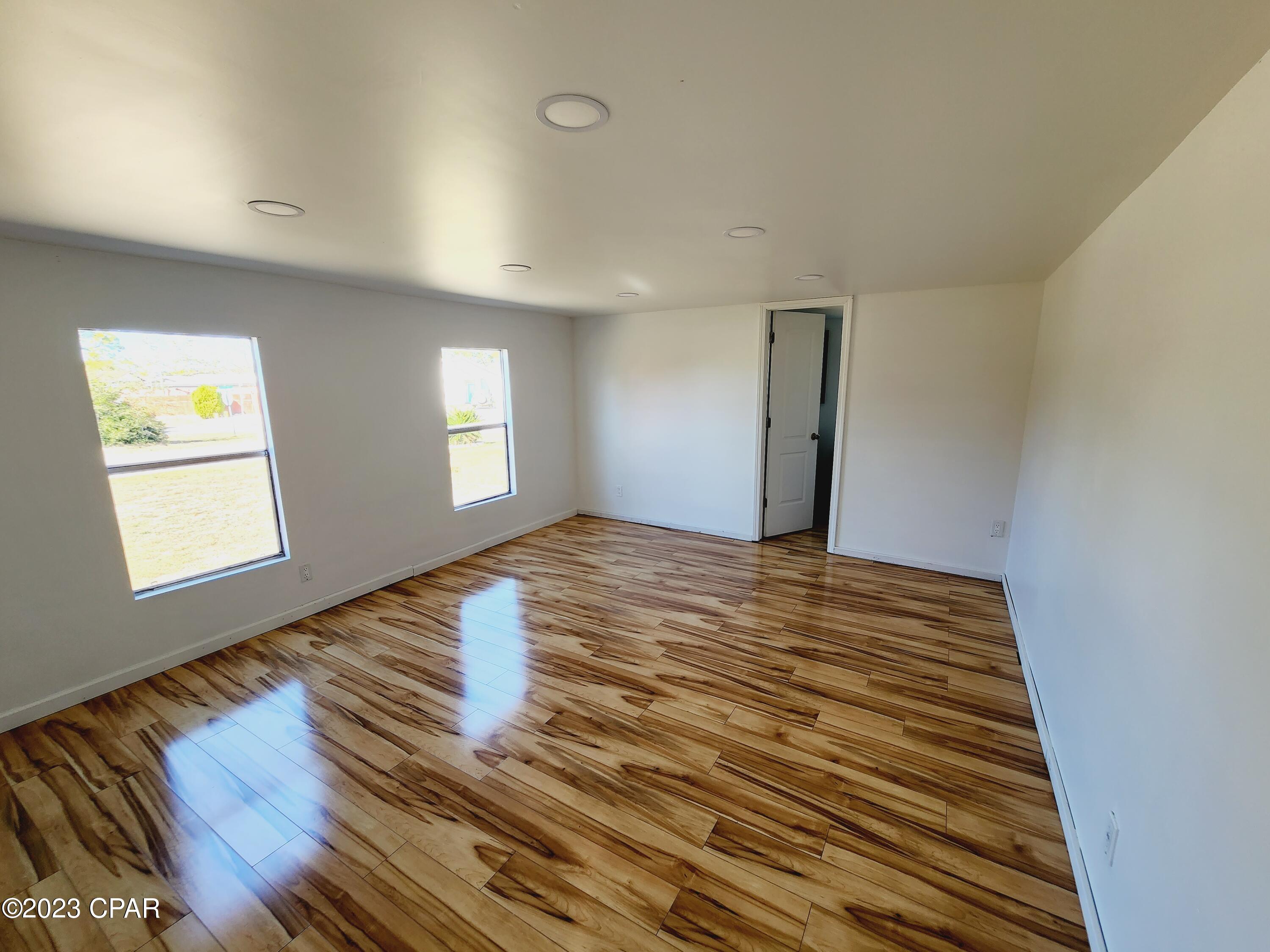 North Lagoon Oaks - Residential