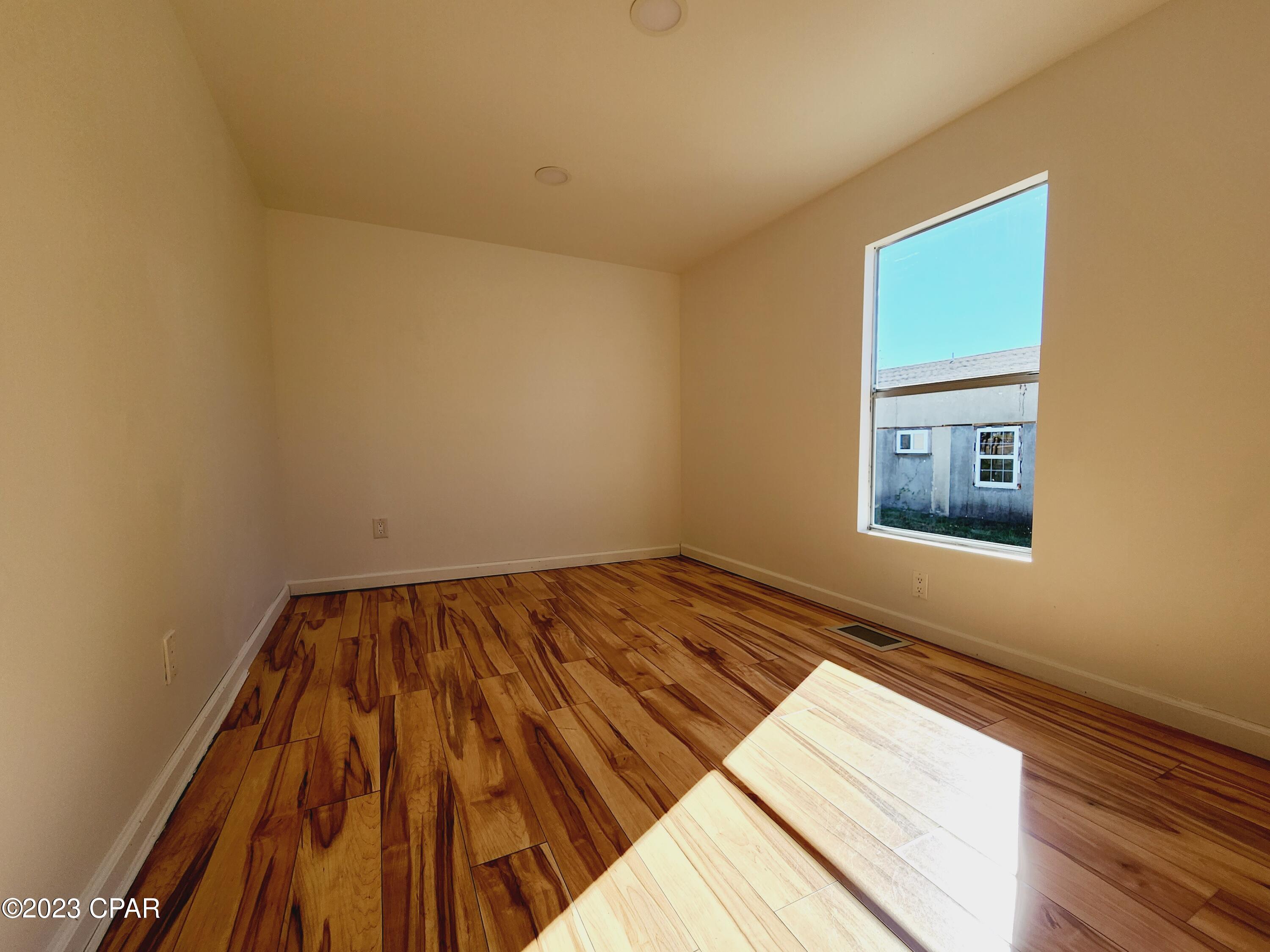 North Lagoon Oaks - Residential