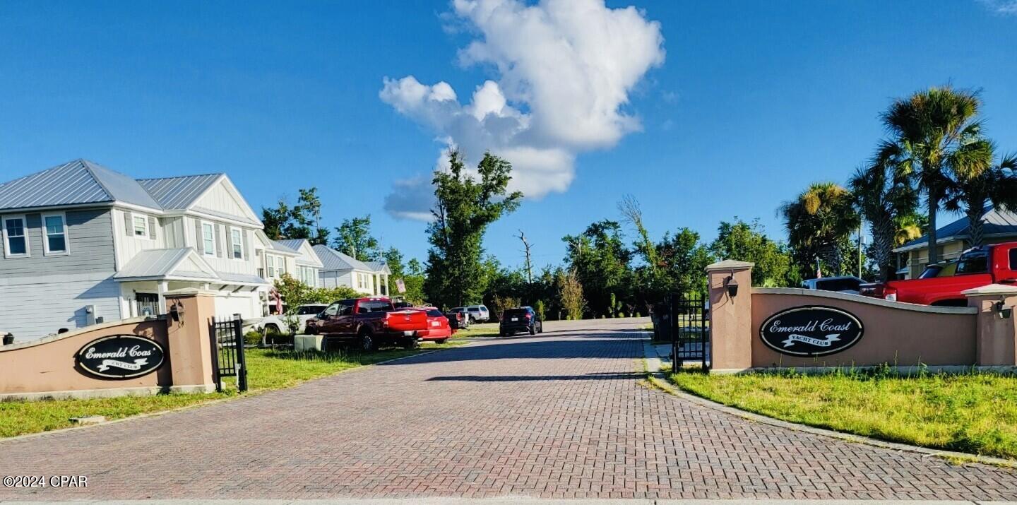 Emerald Coast Yacht Club - Land