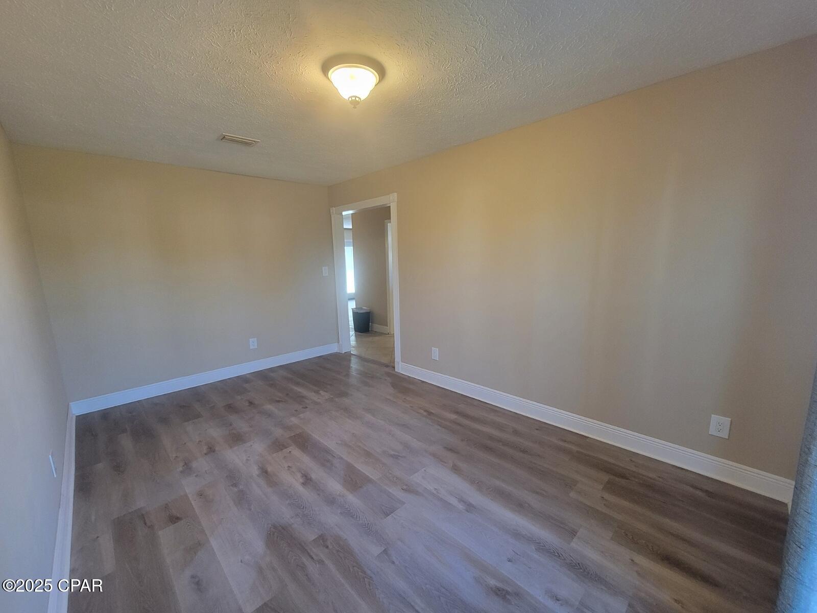 King Estates Unit 2 - Residential Lease