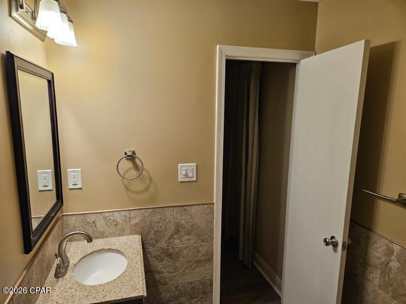 King Estates Unit 2 - Residential Lease