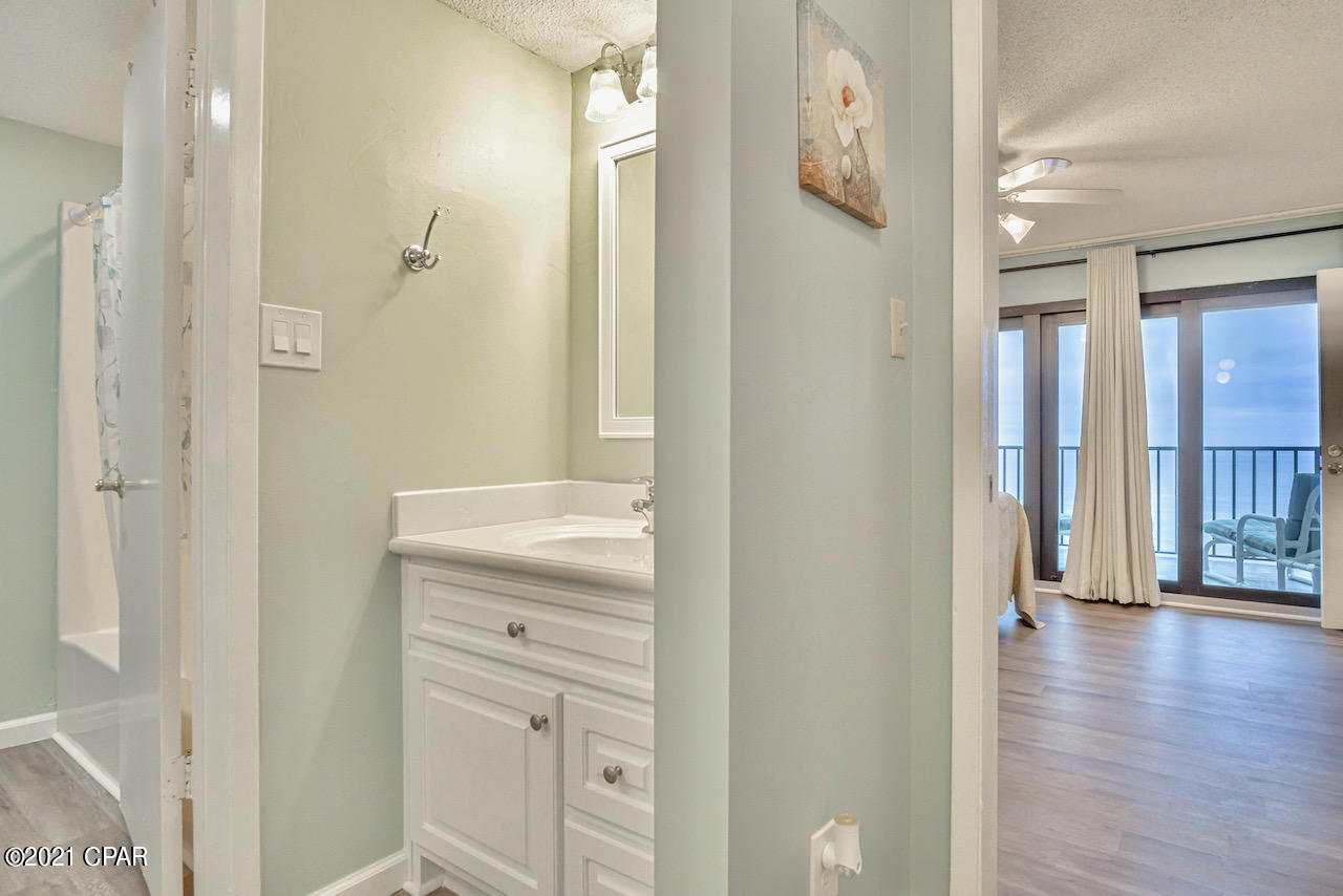 The Commodore - Residential