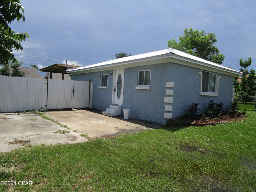2/1 home with large fenced back yard. Close to dining and shopping. All property sizes and ages are approximate, please measure and/or verify if important.
School assignments are subject to change, please check with Bay County for most accurate information.
Deposit is the same as the rent.
Small dogs and cats. Washer/Dryer AS IS