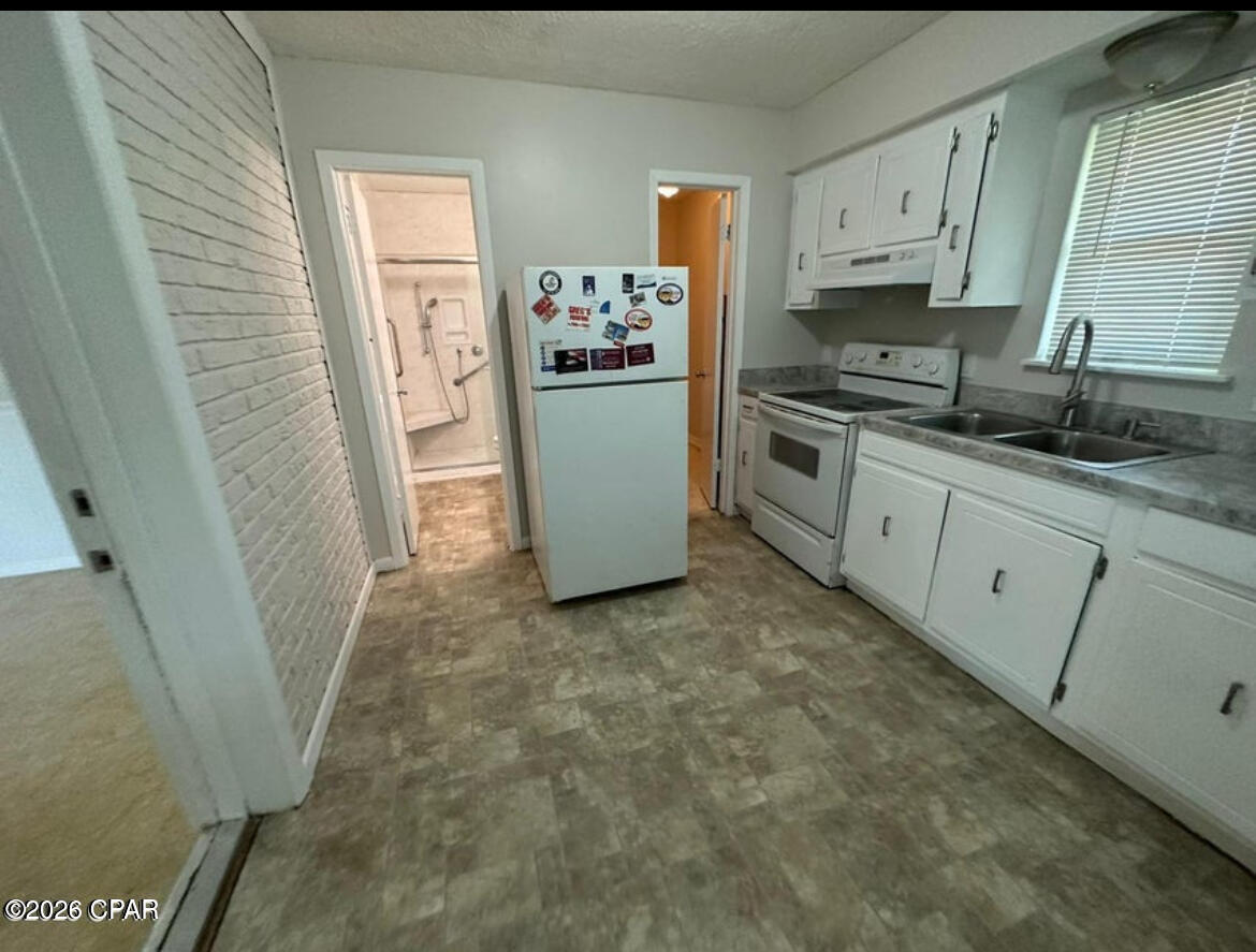 [No Recorded Subdiv] - Residential Lease