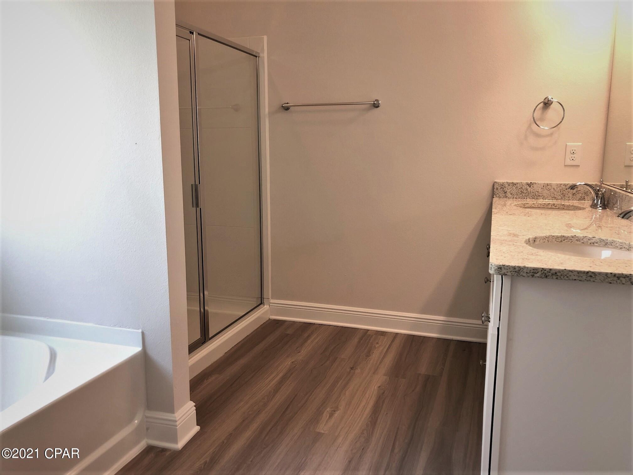 Emerald Cove Villas - Residential