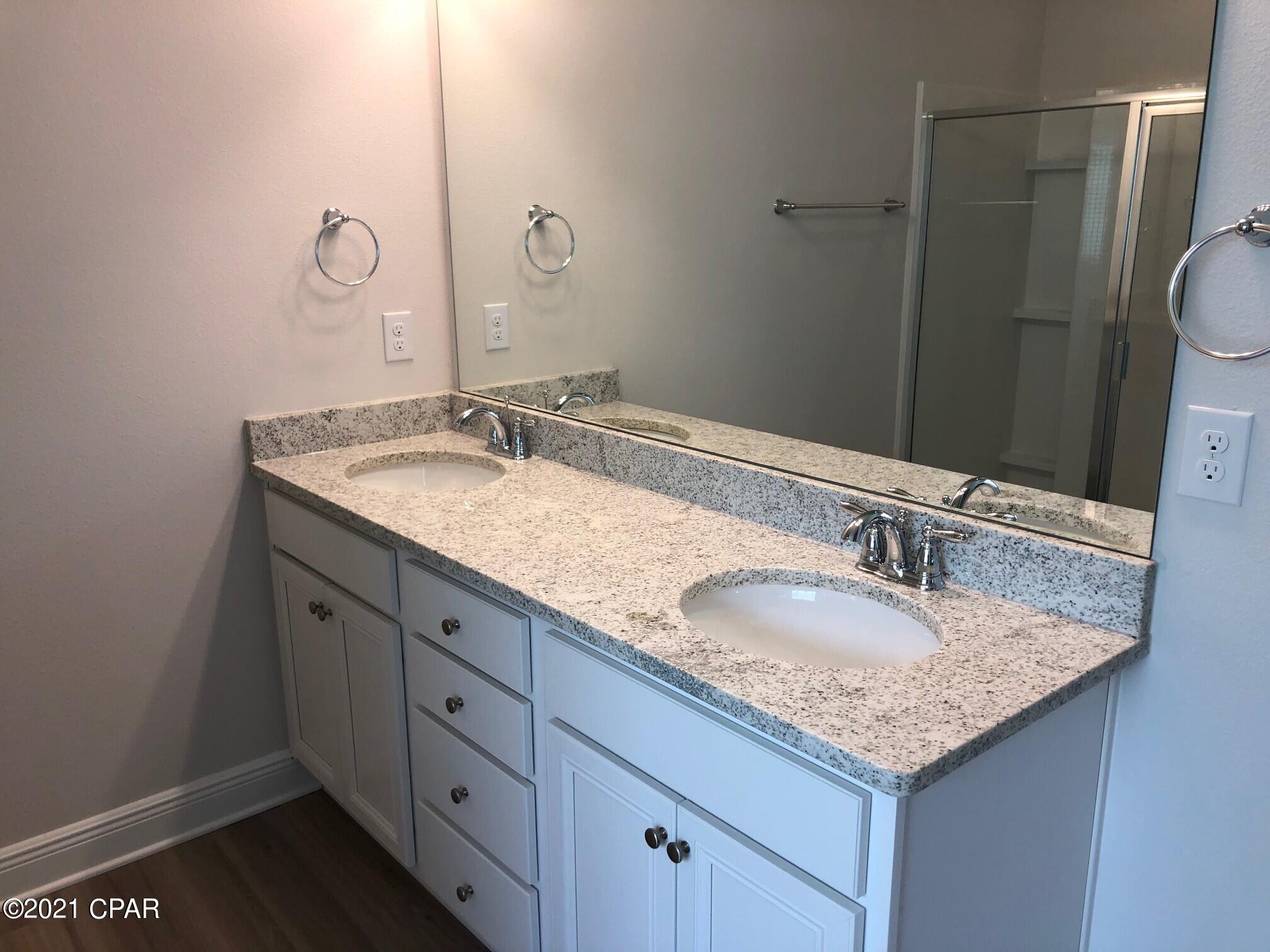 Emerald Cove Villas - Residential