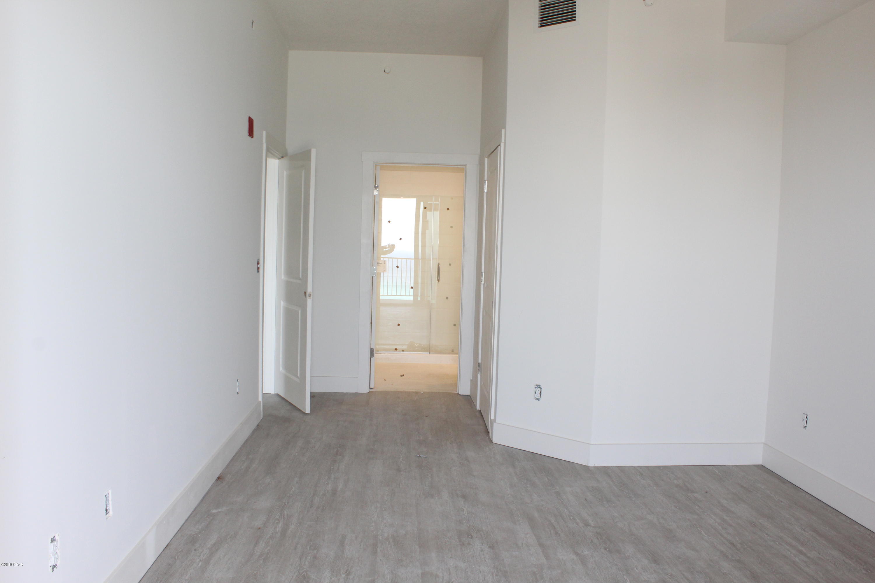 Calypso Towers III - Residential