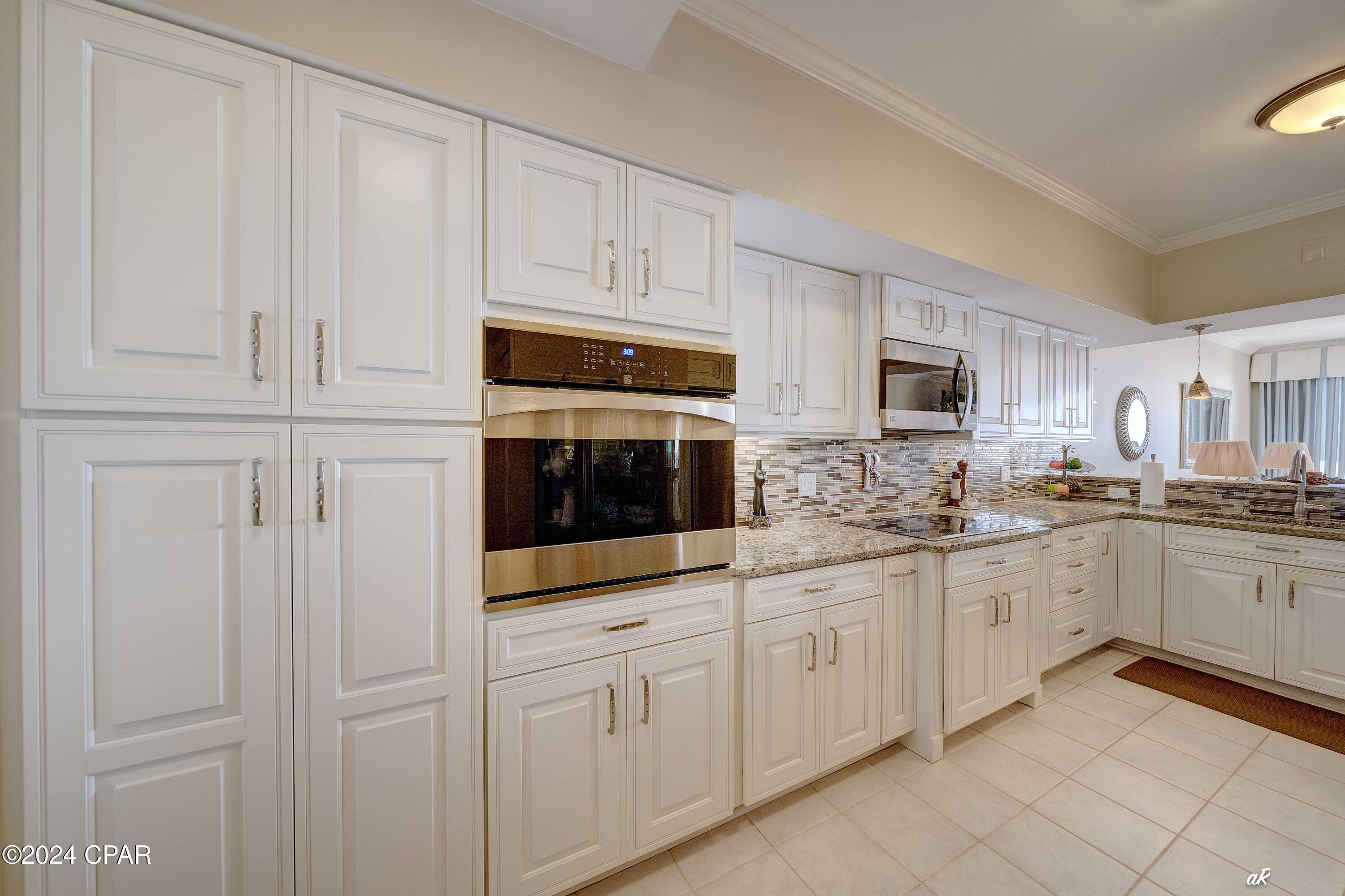 Summerwinds Condo - Residential